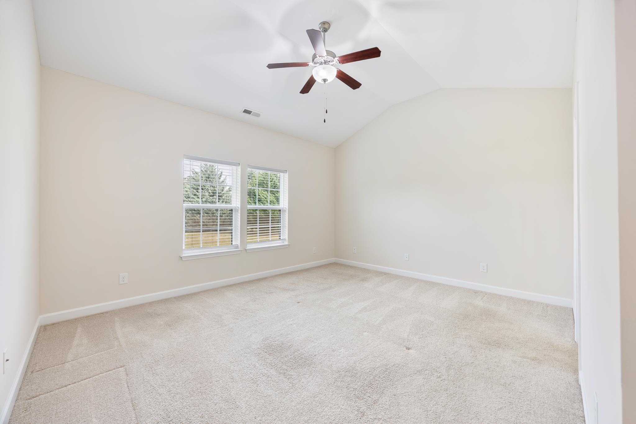 719 Londonberry Ct. Property Photo 25