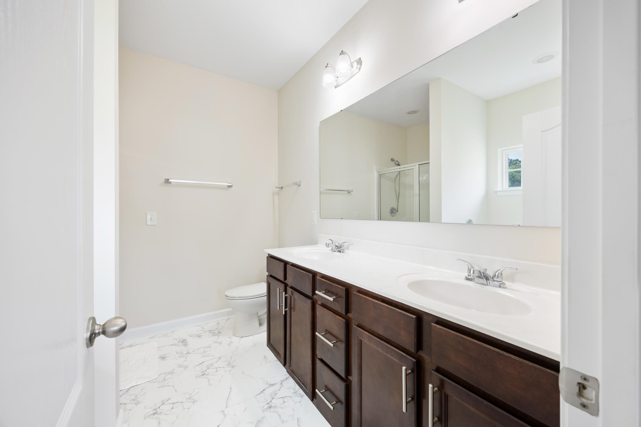 719 Londonberry Ct. Property Photo 28