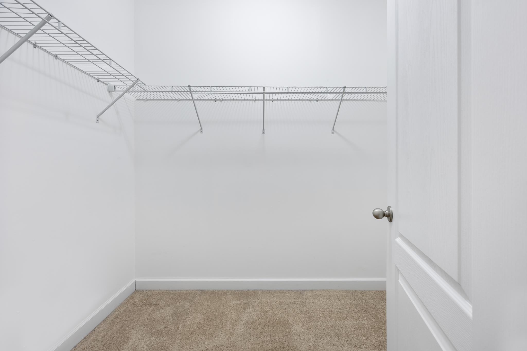 719 Londonberry Ct. Property Photo 32