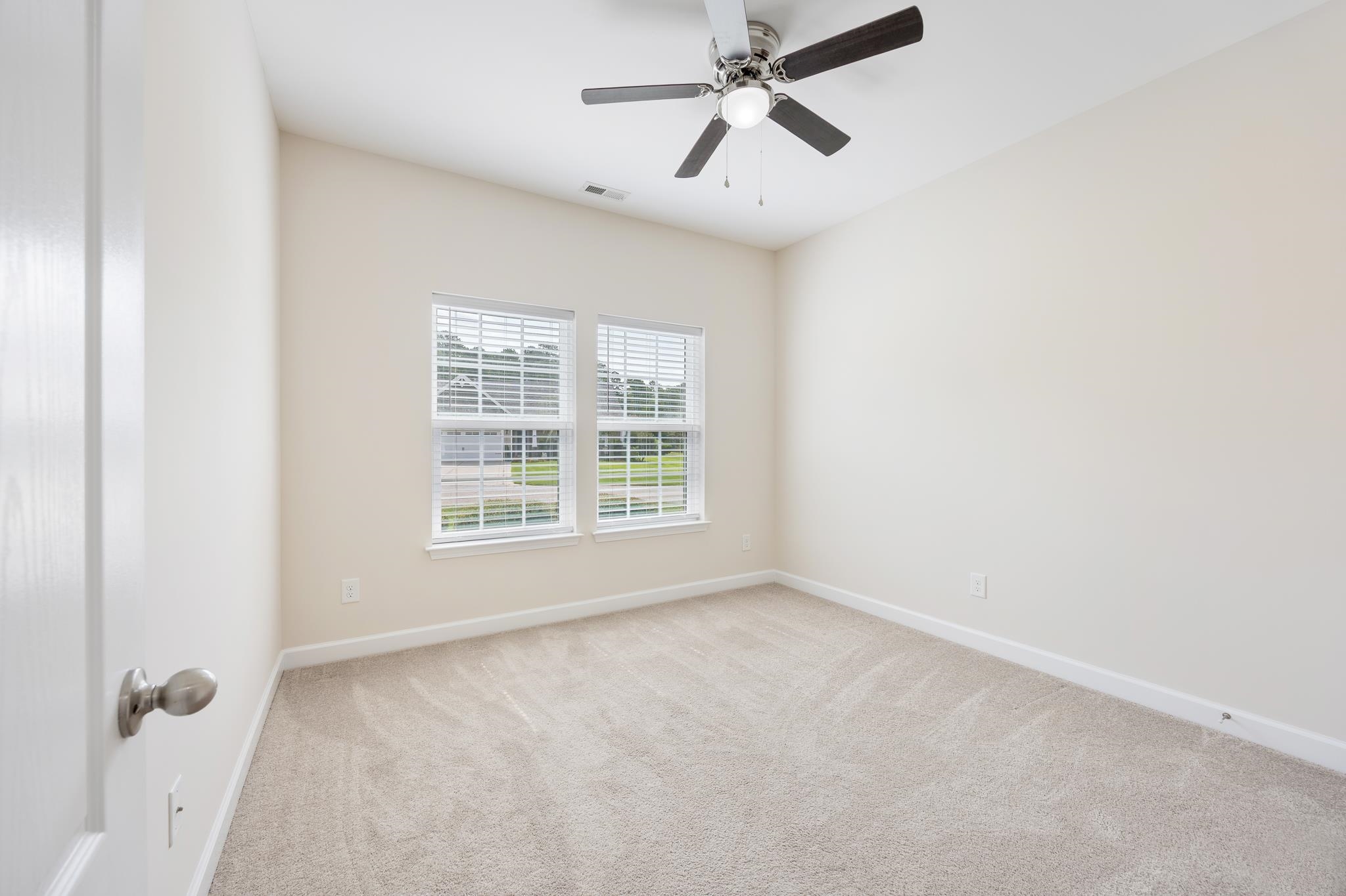 719 Londonberry Ct. Property Photo 33