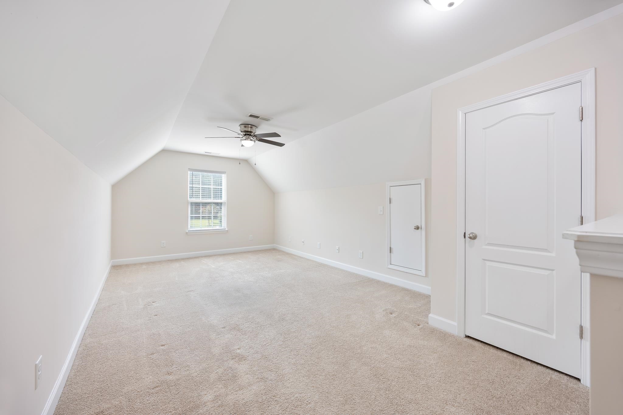 719 Londonberry Ct. Property Photo 37