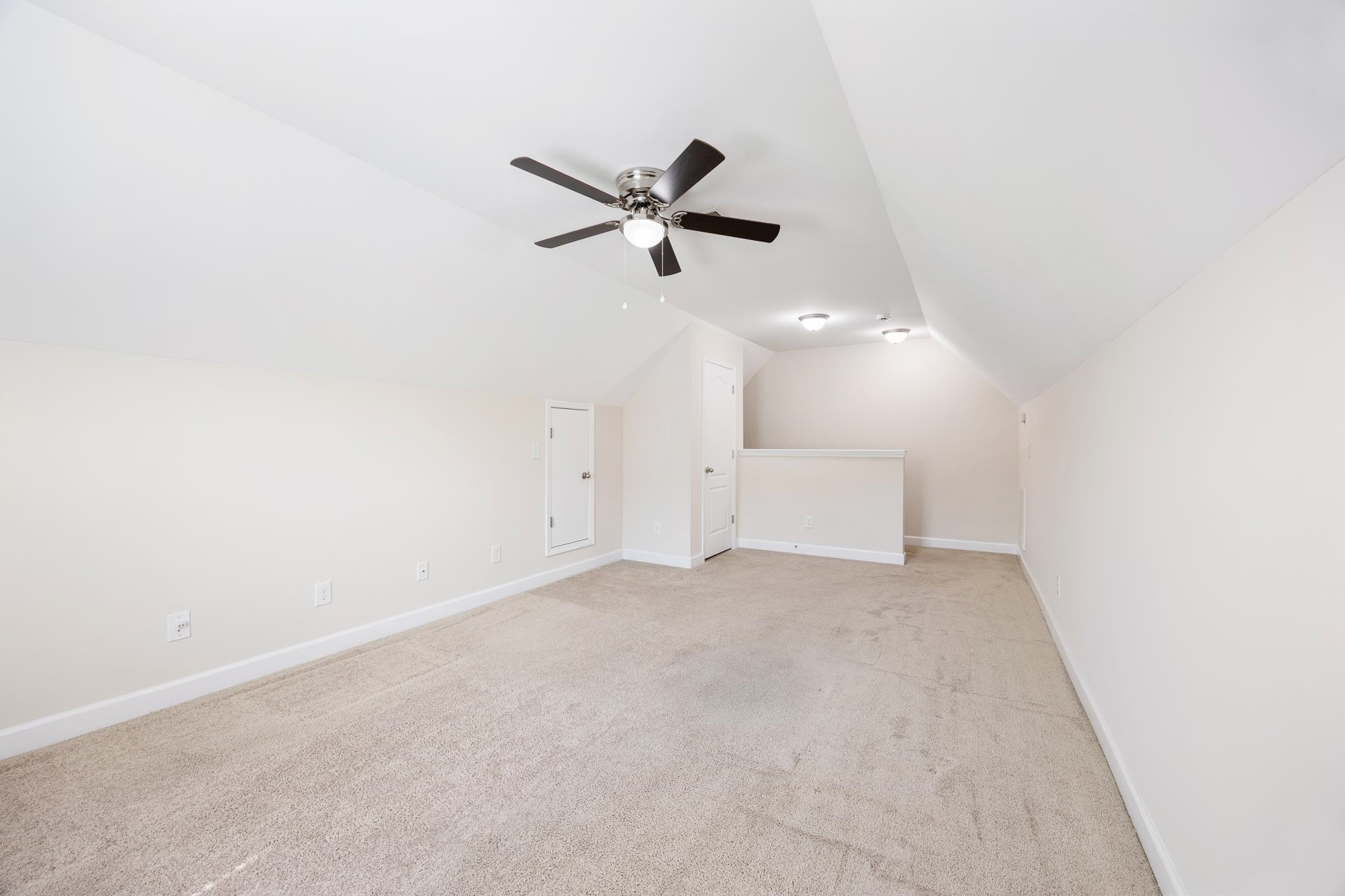 719 Londonberry Ct. Property Photo 38