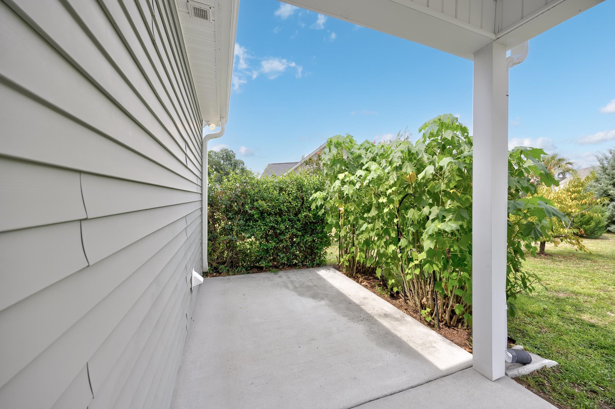 719 Londonberry Ct. Property Photo 44