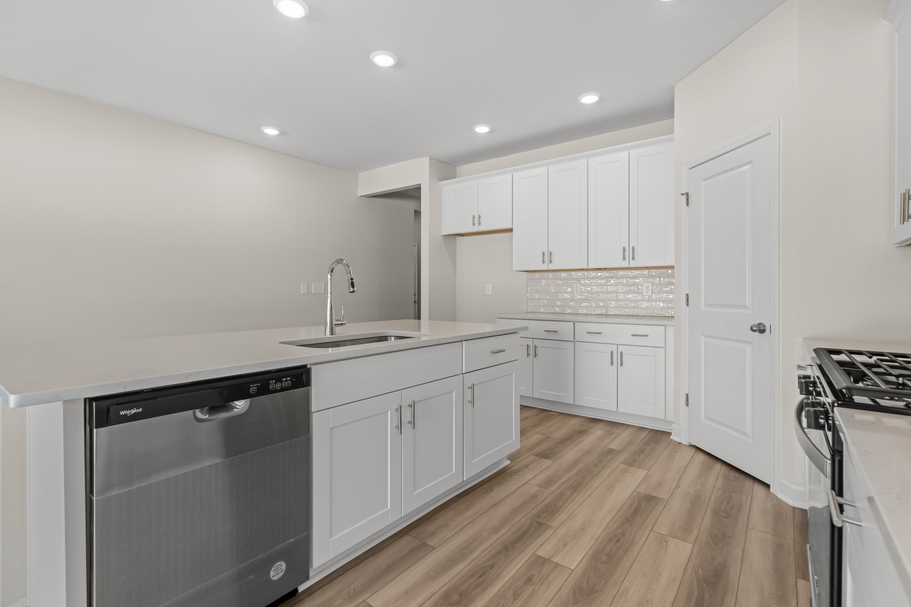 305 Jessamine St. Property Photo 10