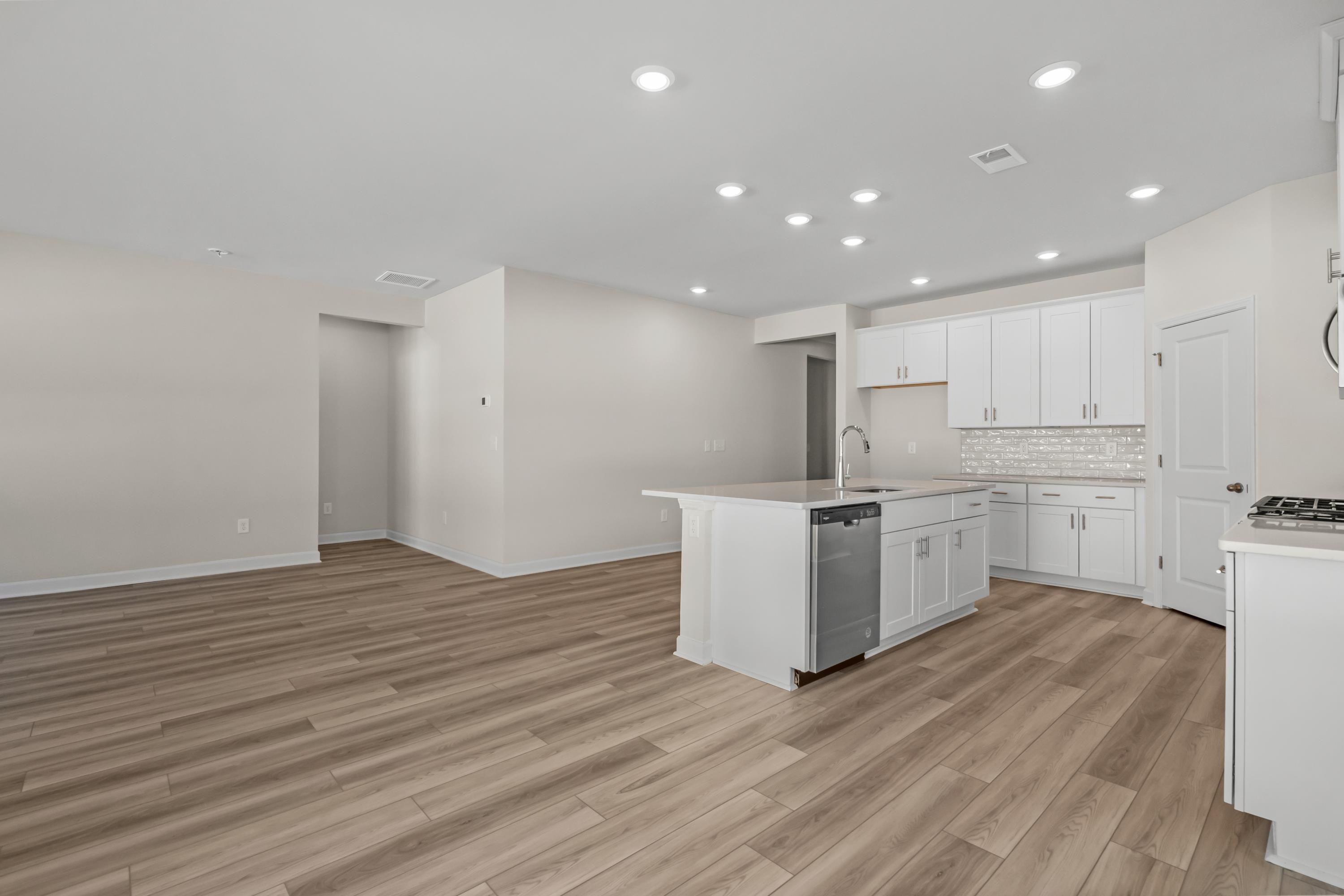 305 Jessamine St. Property Photo 12
