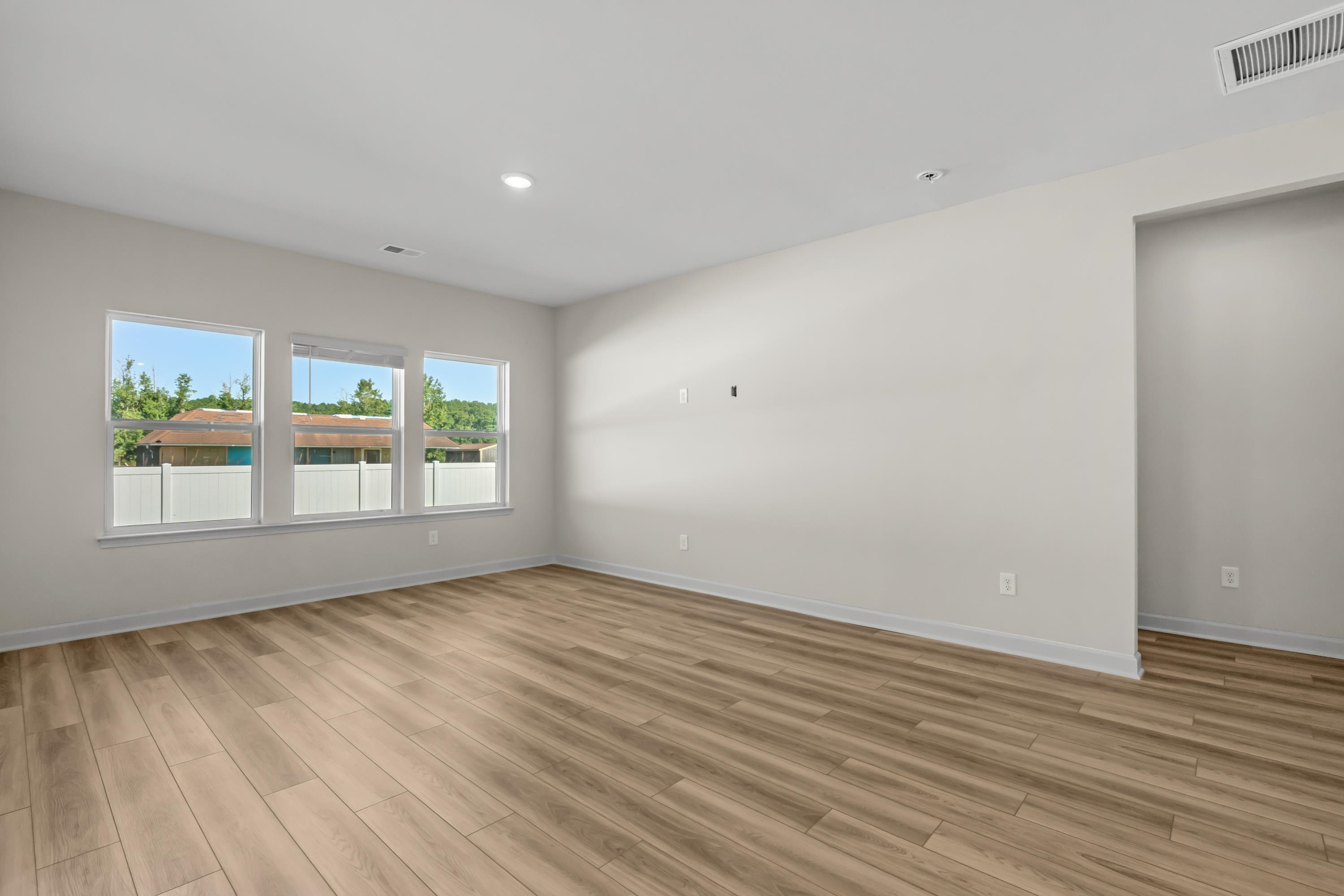 305 Jessamine St. Property Photo 14