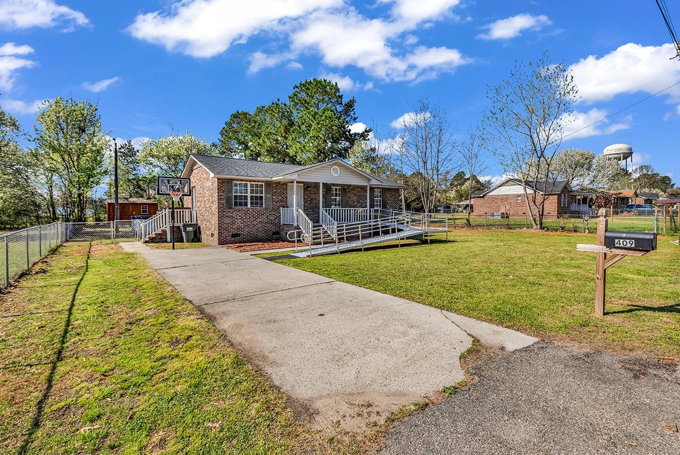 409 Reaves St. Property Photo 1