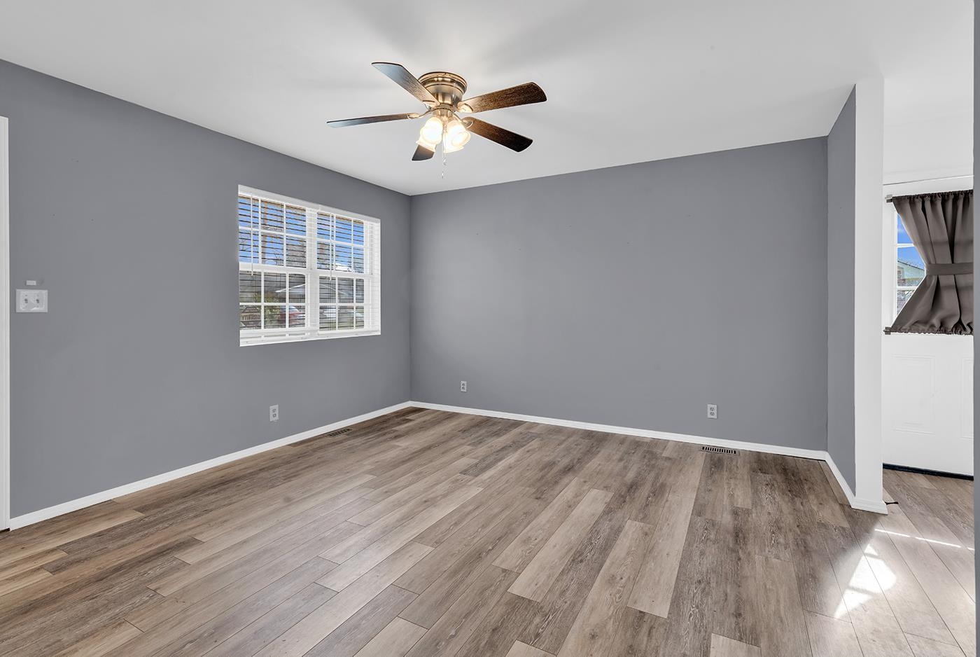 409 Reaves St. Property Photo 5