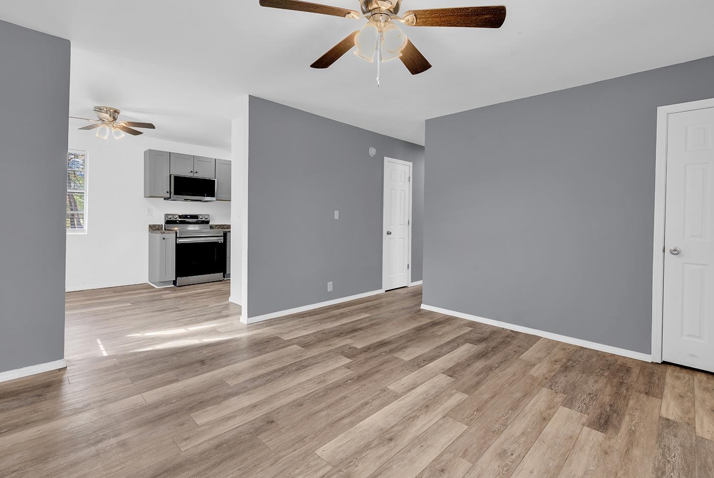409 Reaves St. Property Photo 6