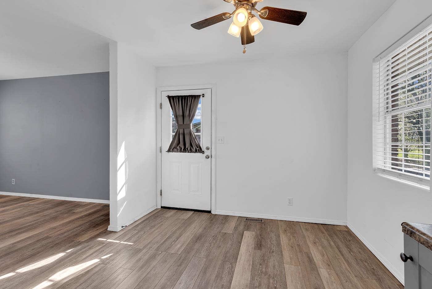 409 Reaves St. Property Photo 16