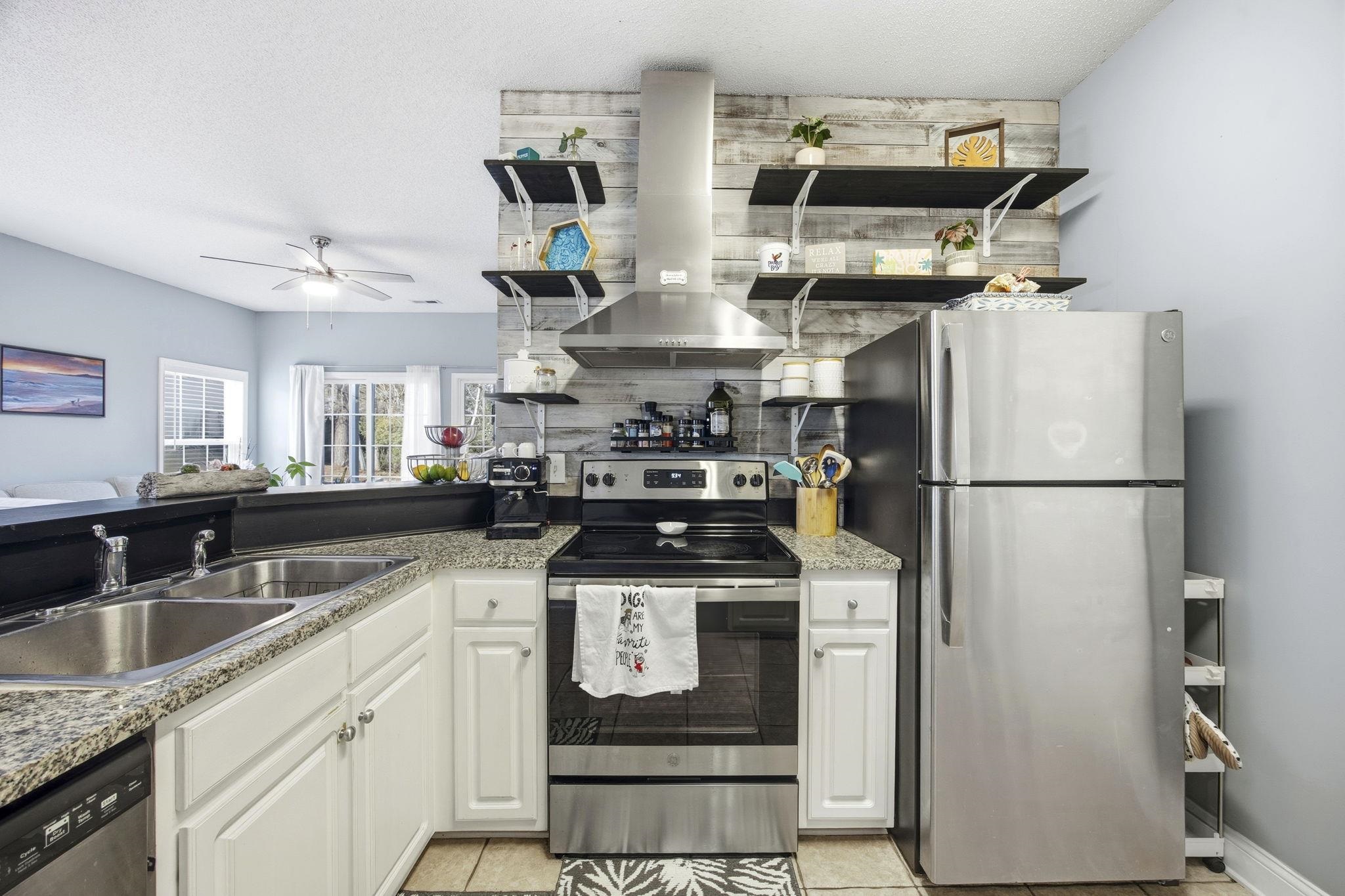 5026 Belleglen Ct. Property Photo 10
