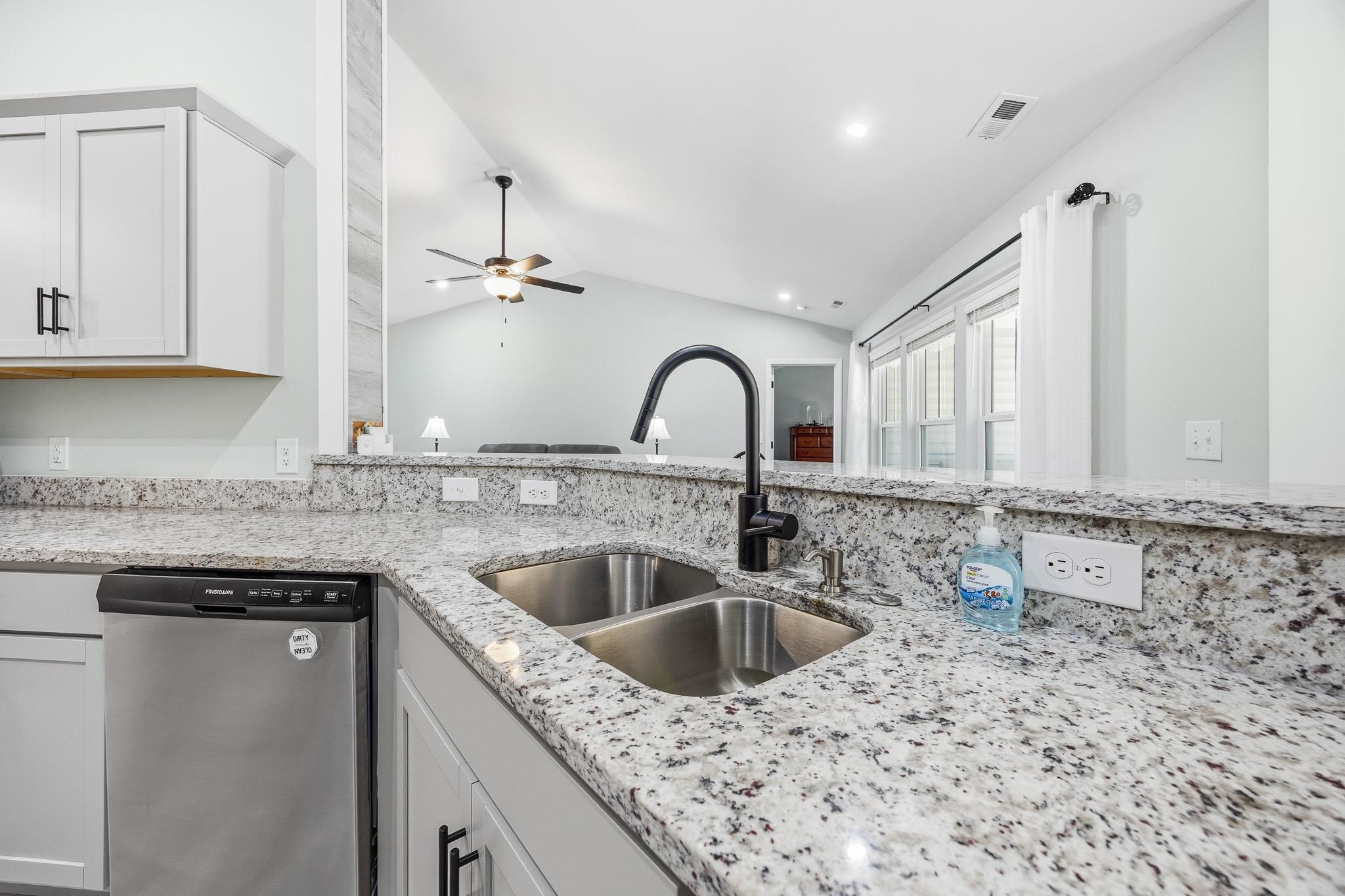 4177 Charleston Oaks Dr Property Photo 16