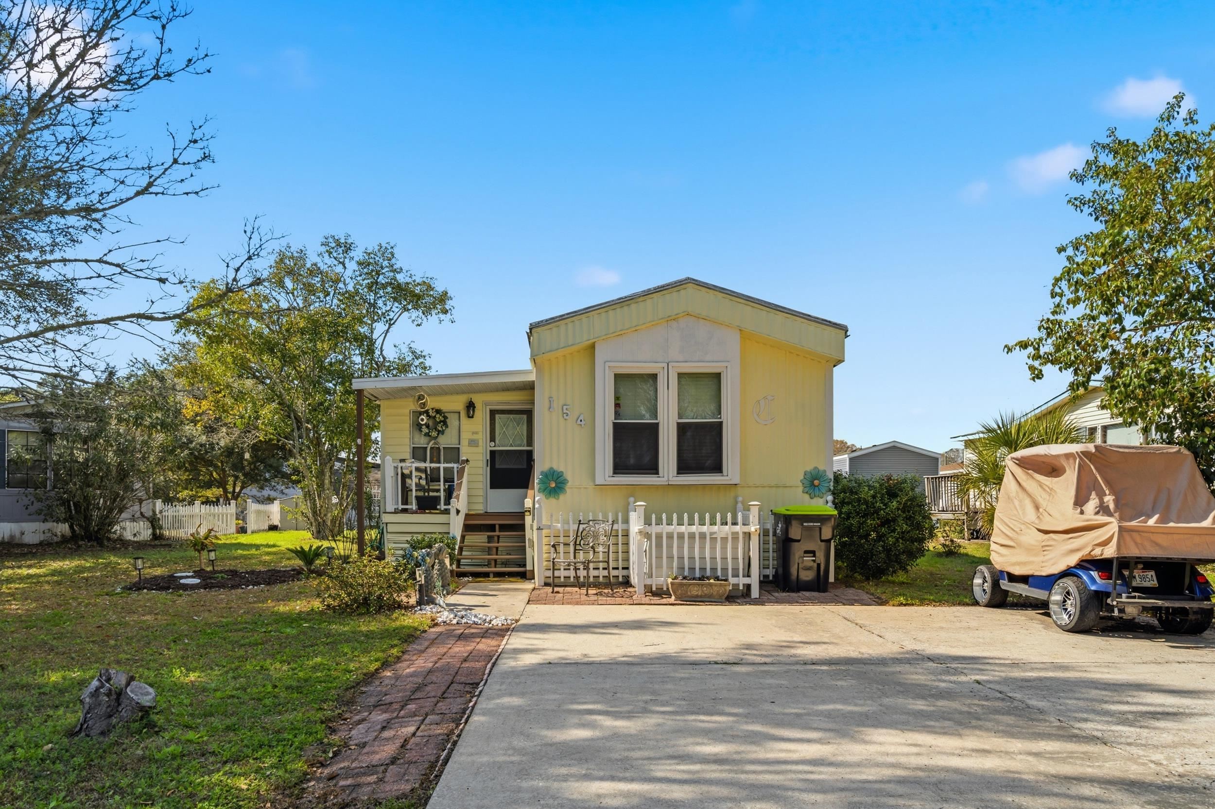 154 Crooked Island Circle Property Photo 2