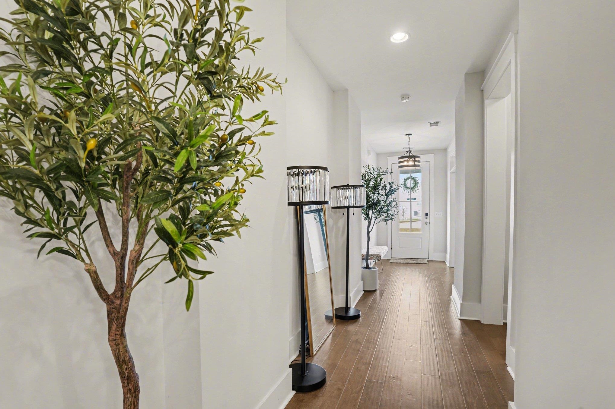 100 Tudor Court Property Photo 3
