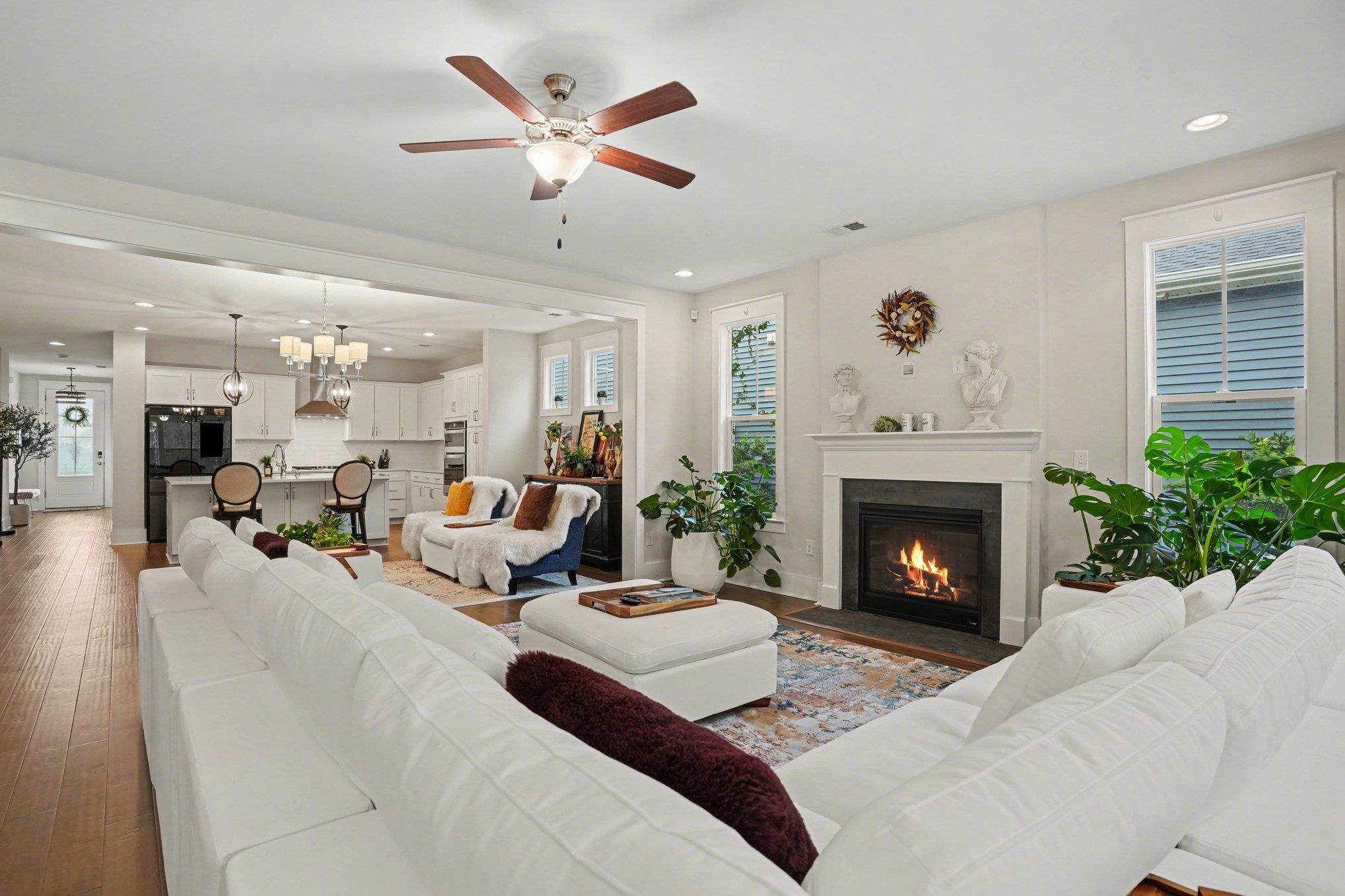 100 Tudor Court Property Photo 4