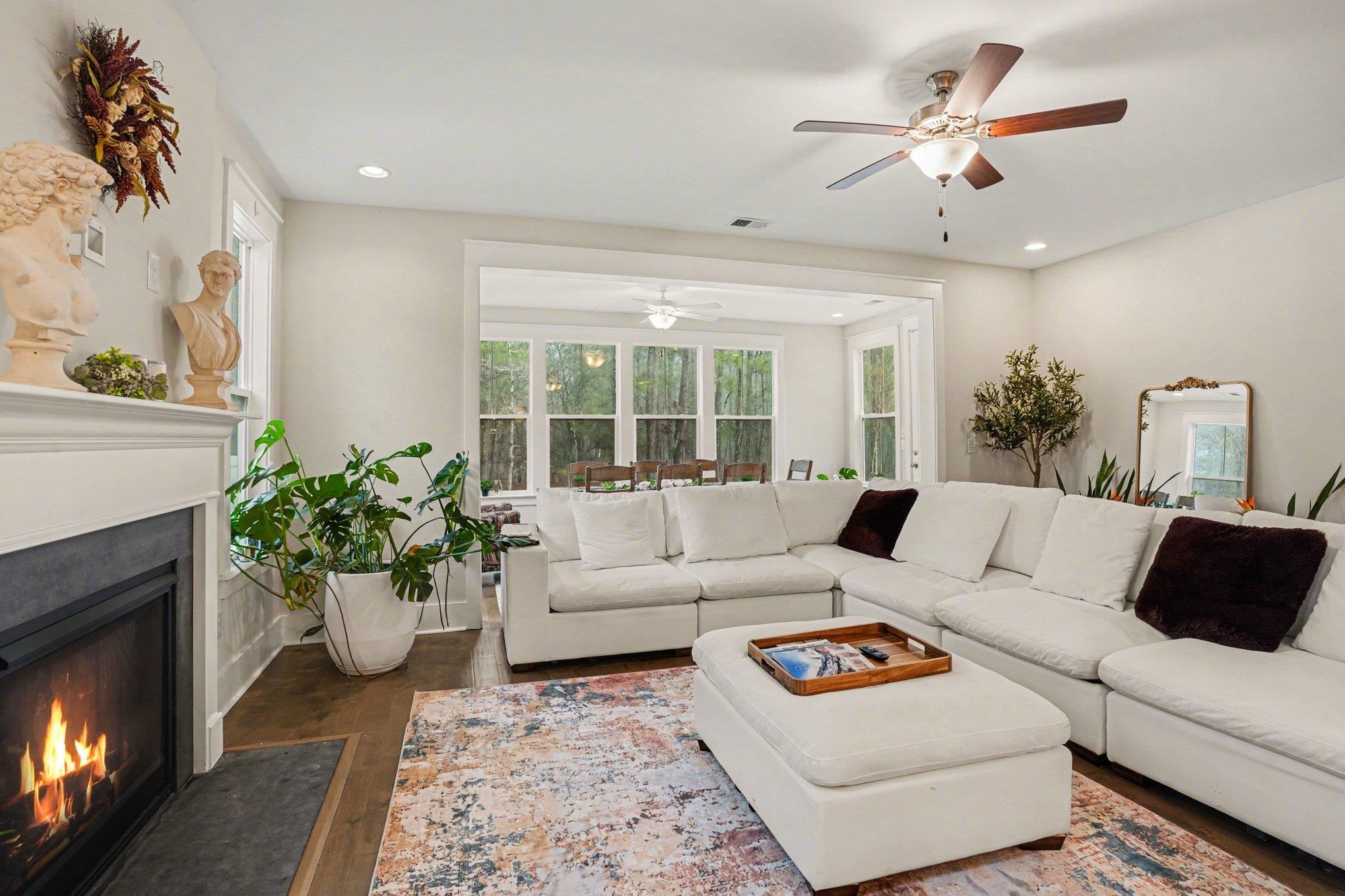 100 Tudor Court Property Photo 6