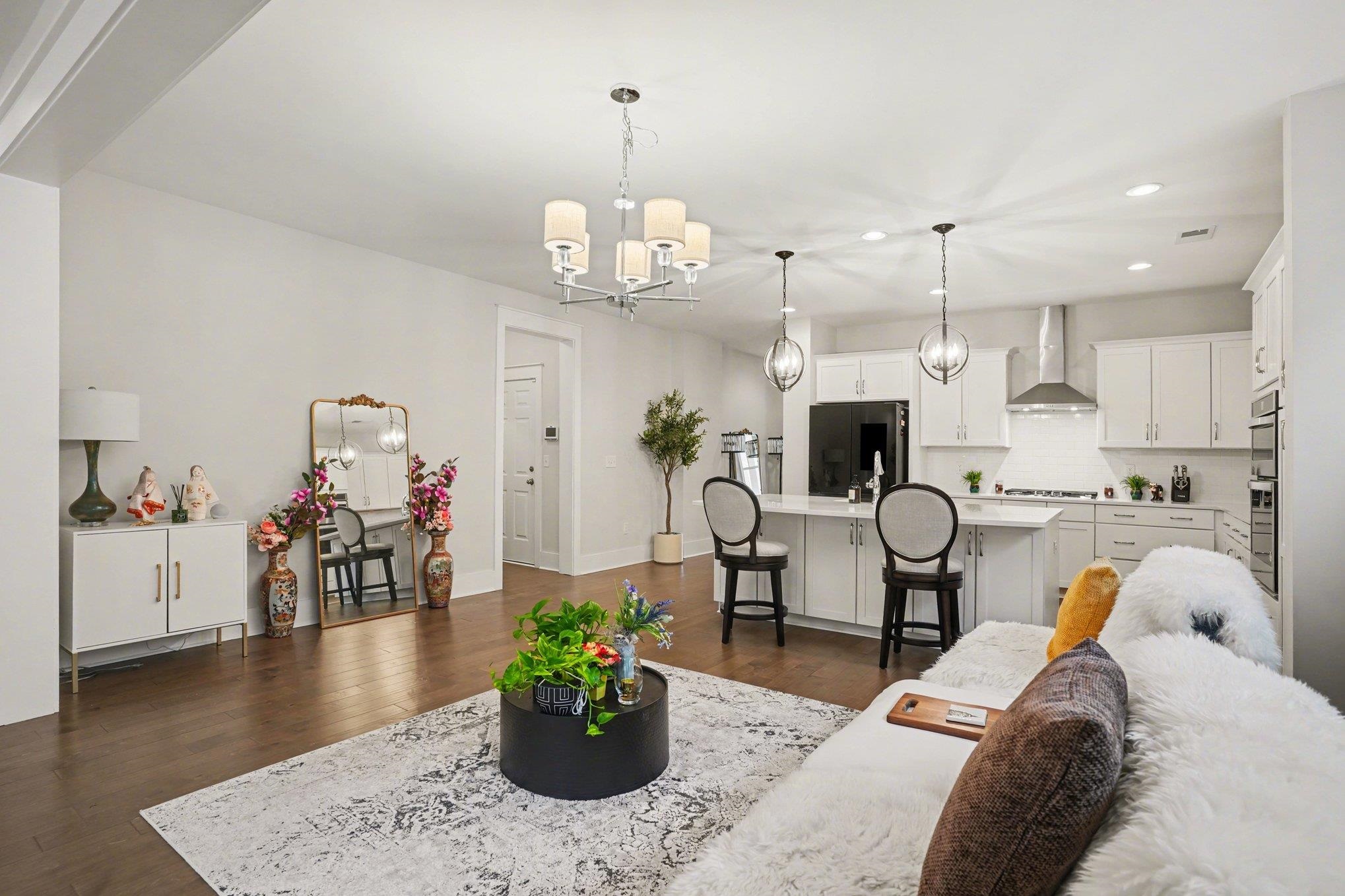 100 Tudor Court Property Photo 8