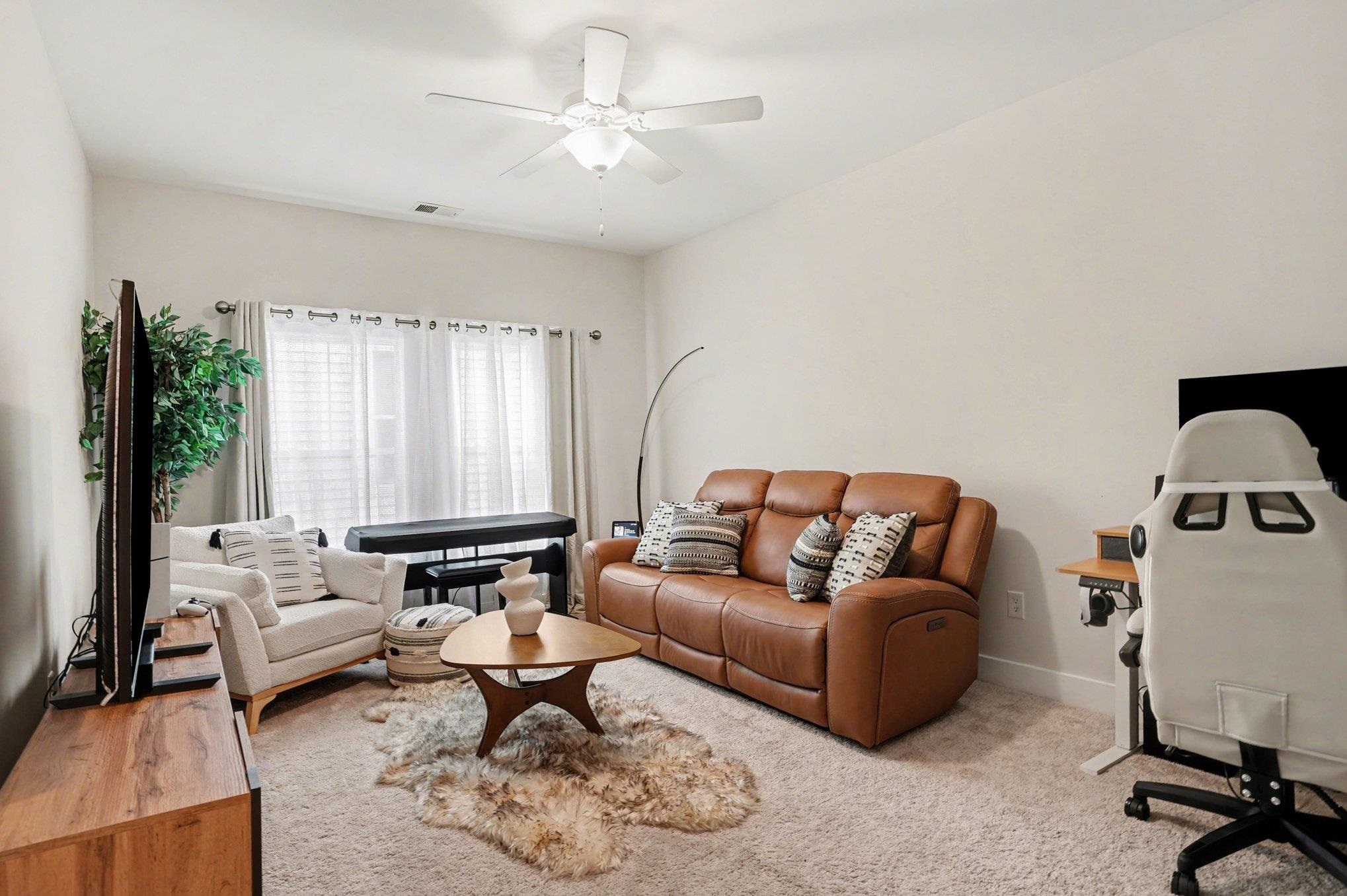 100 Tudor Court Property Photo 15