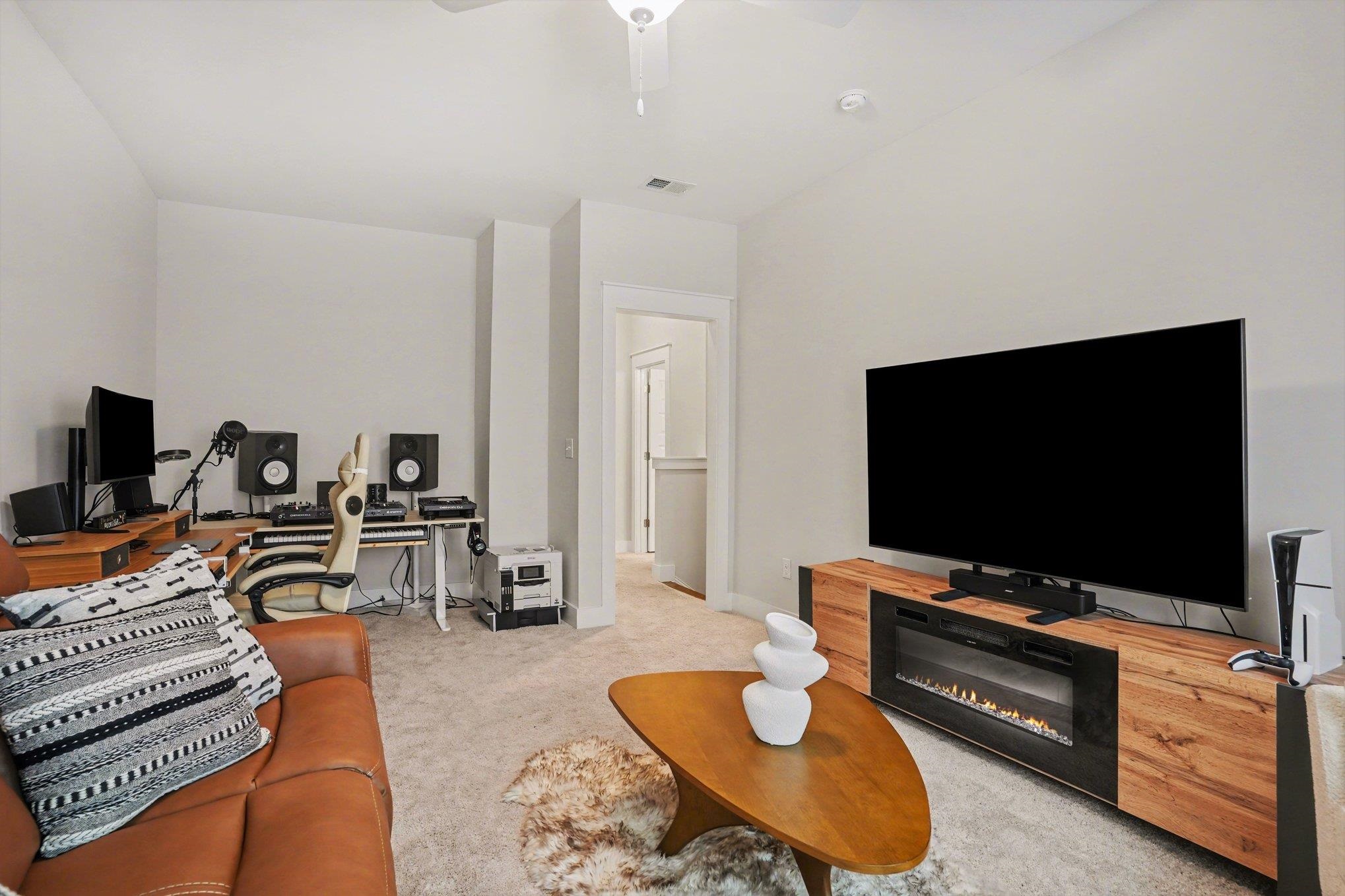 100 Tudor Court Property Photo 16