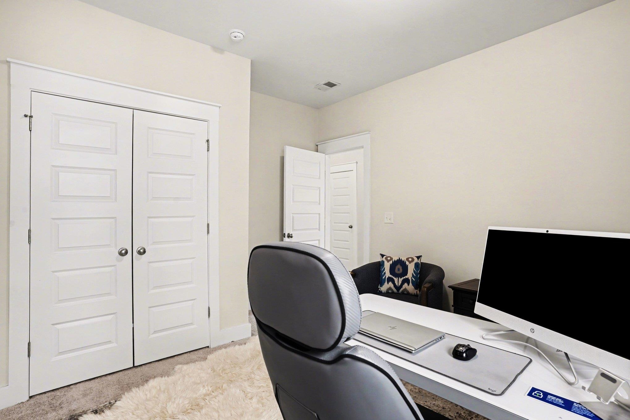 100 Tudor Court Property Photo 18