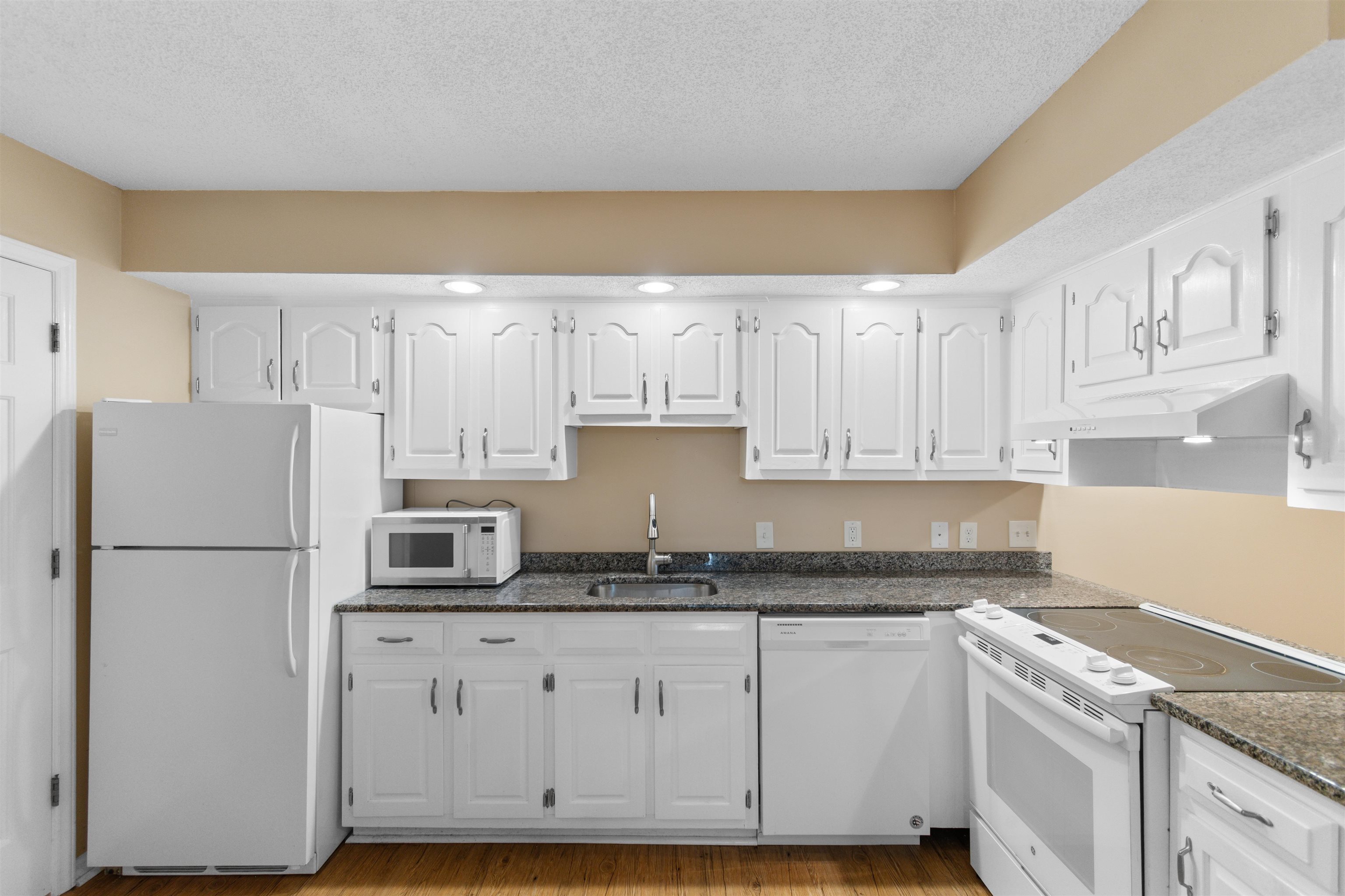 4226 Pinehurst Circle Property Photo 7