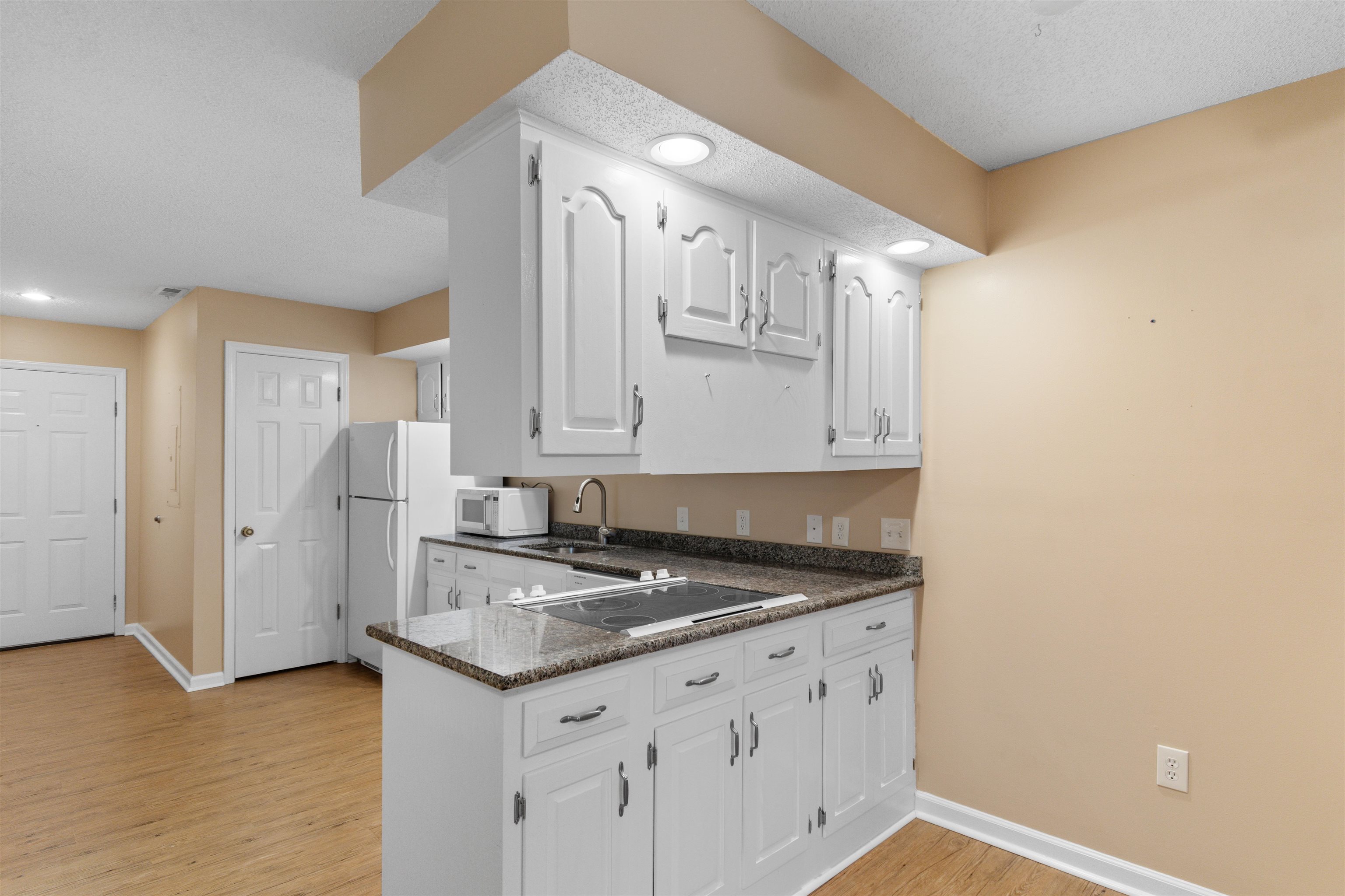 4226 Pinehurst Circle Property Photo 10