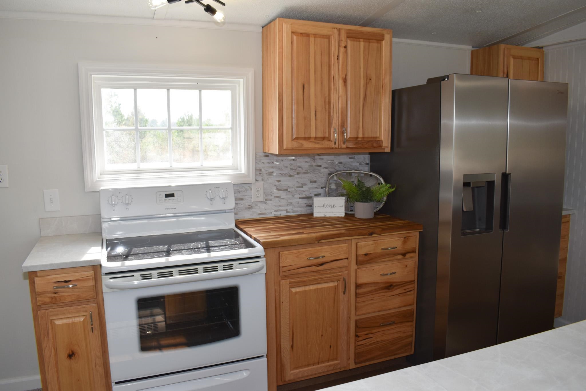 9968 Hardwick Rd. Property Photo 6
