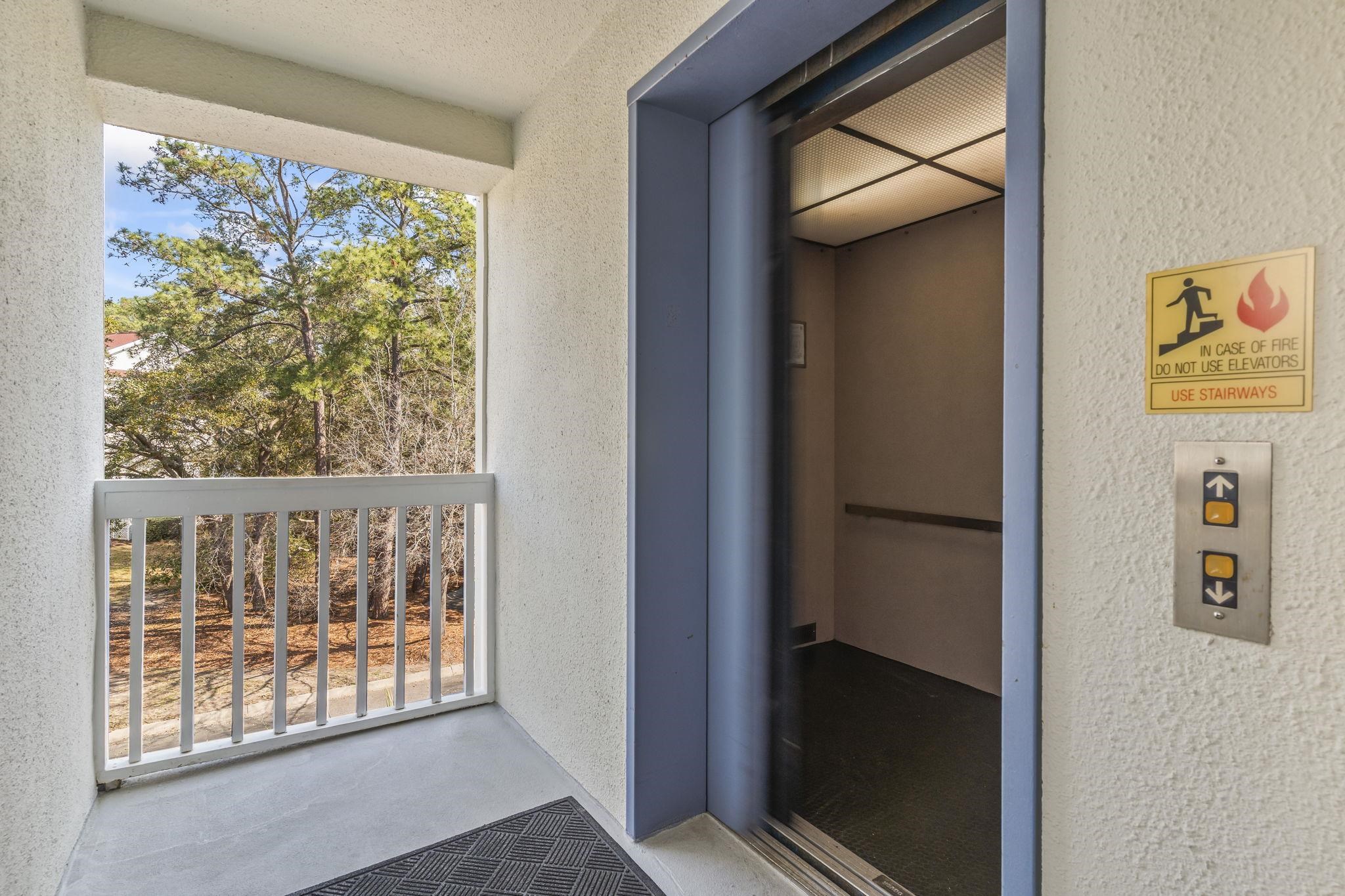 4560 Greenbriar Dr. Property Photo 35
