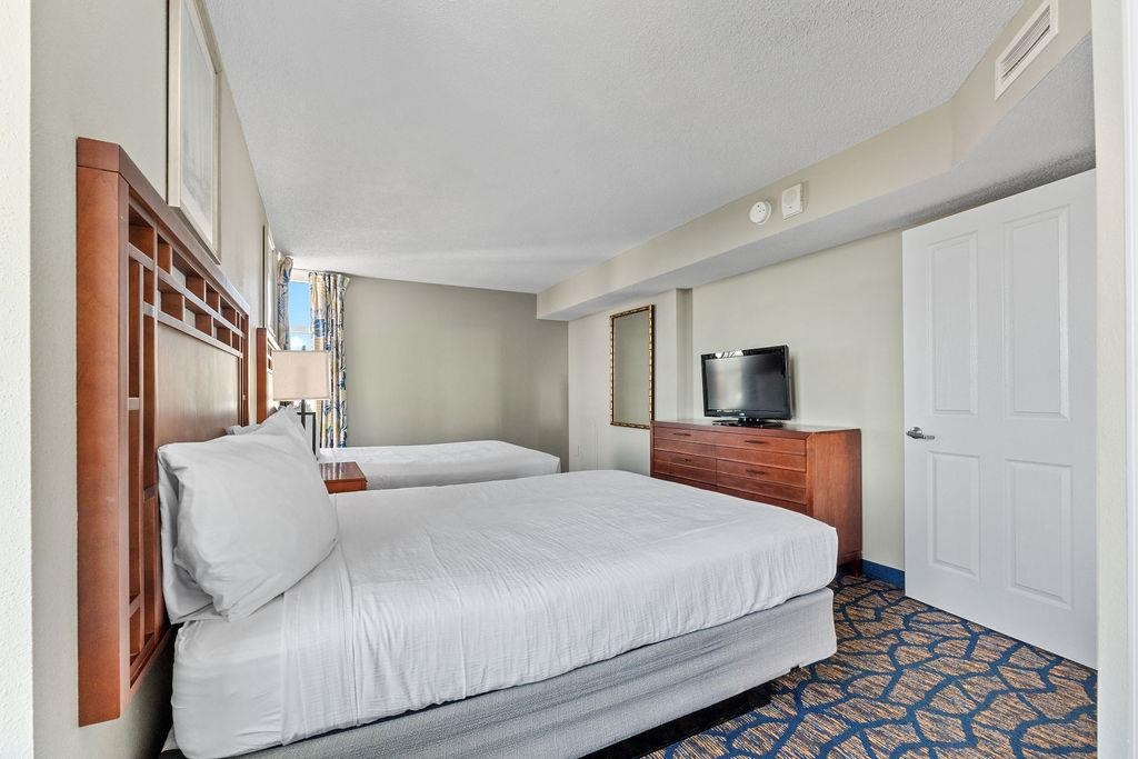 5200 N Ocean Blvd. Property Photo 18