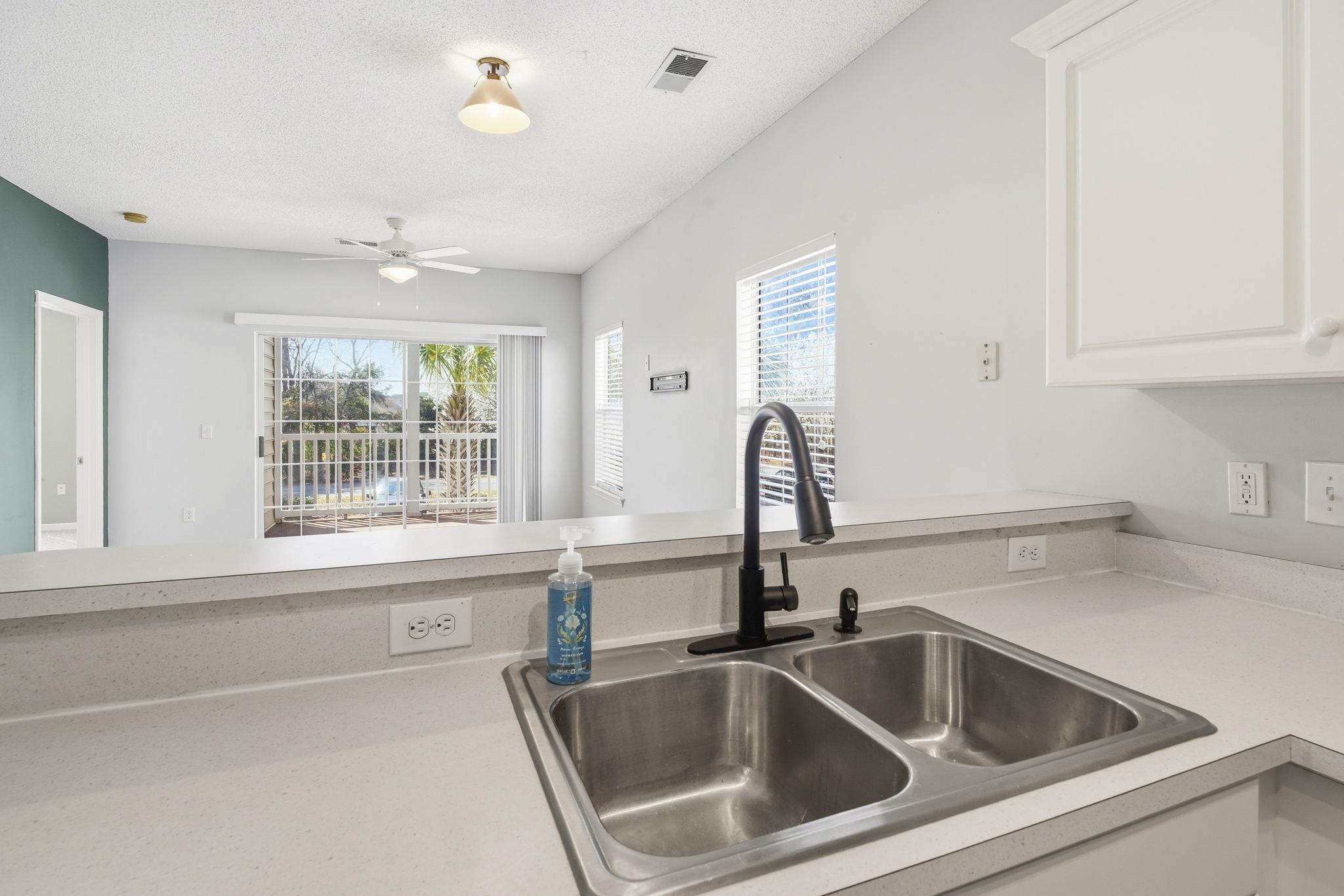 2020 Cross Gate Blvd Property Photo 8