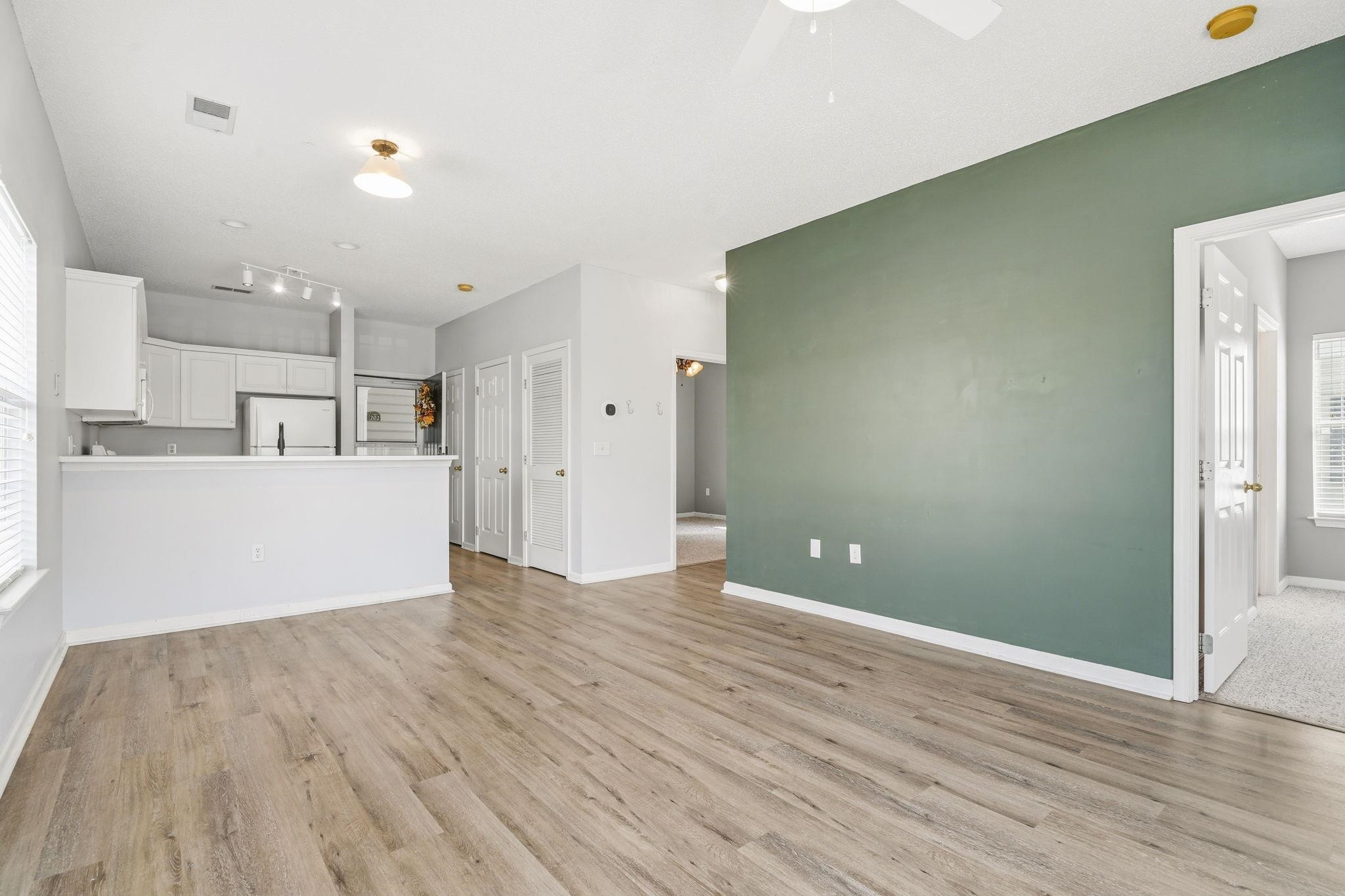 2020 Cross Gate Blvd Property Photo 11