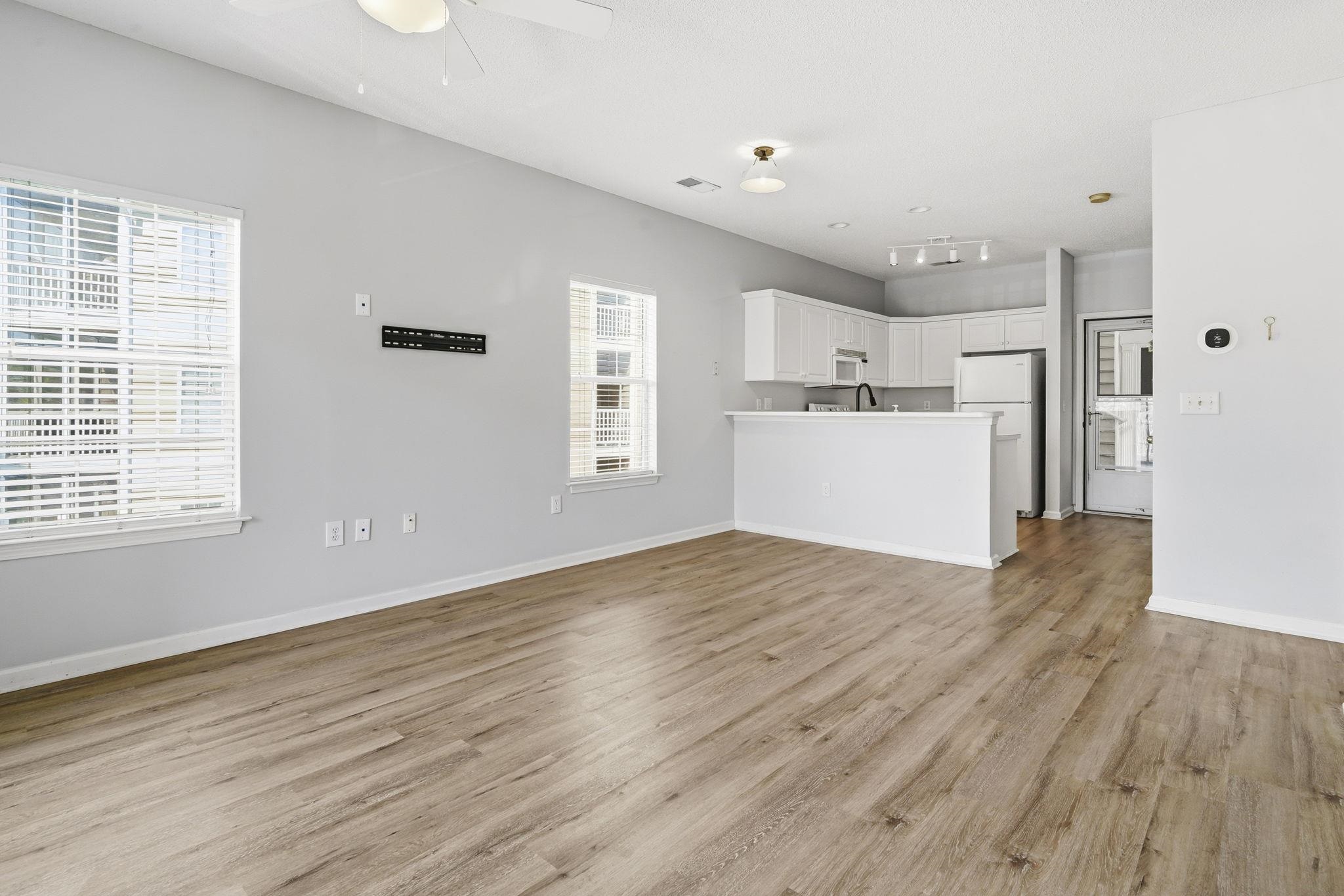 2020 Cross Gate Blvd Property Photo 13