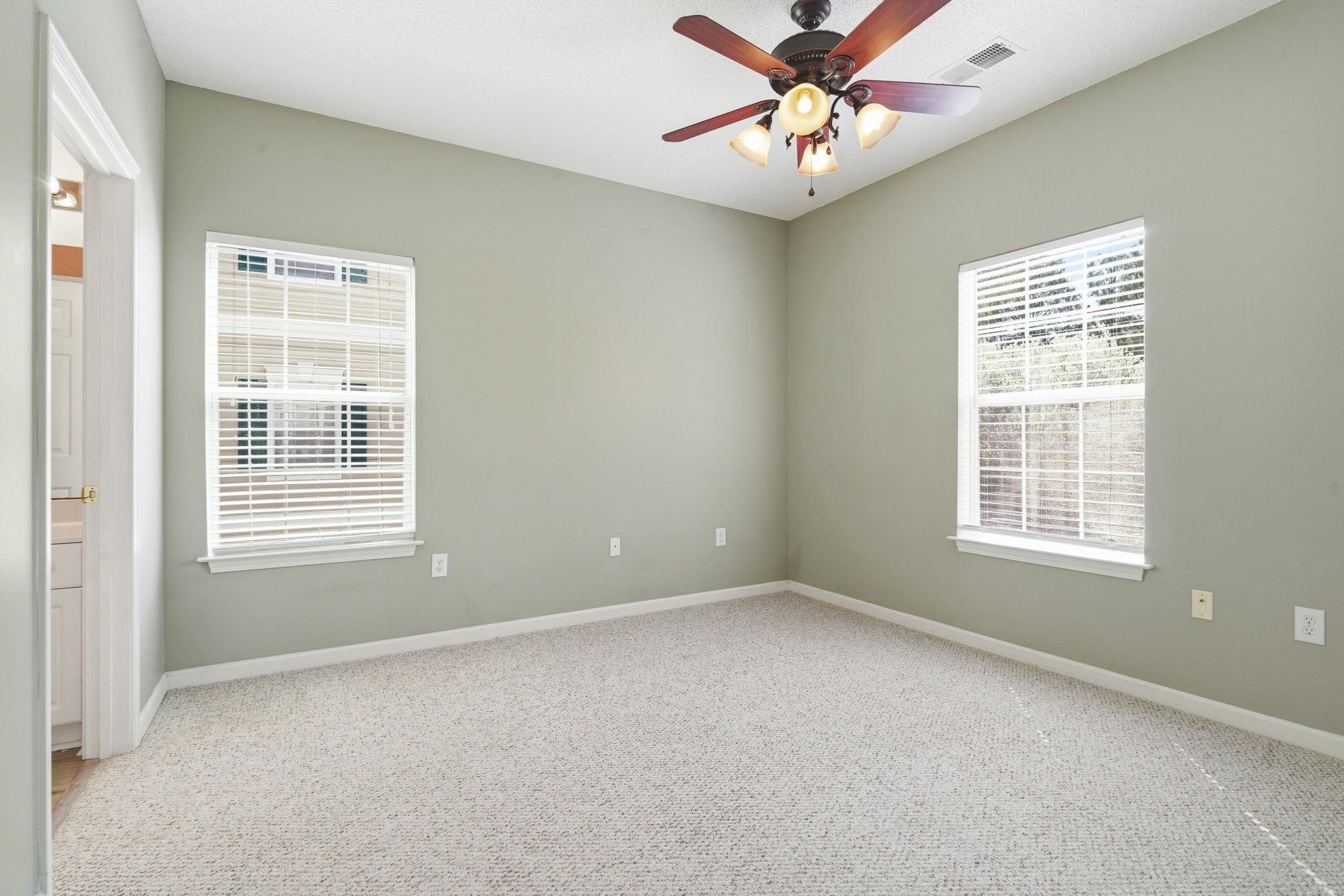 2020 Cross Gate Blvd Property Photo 24