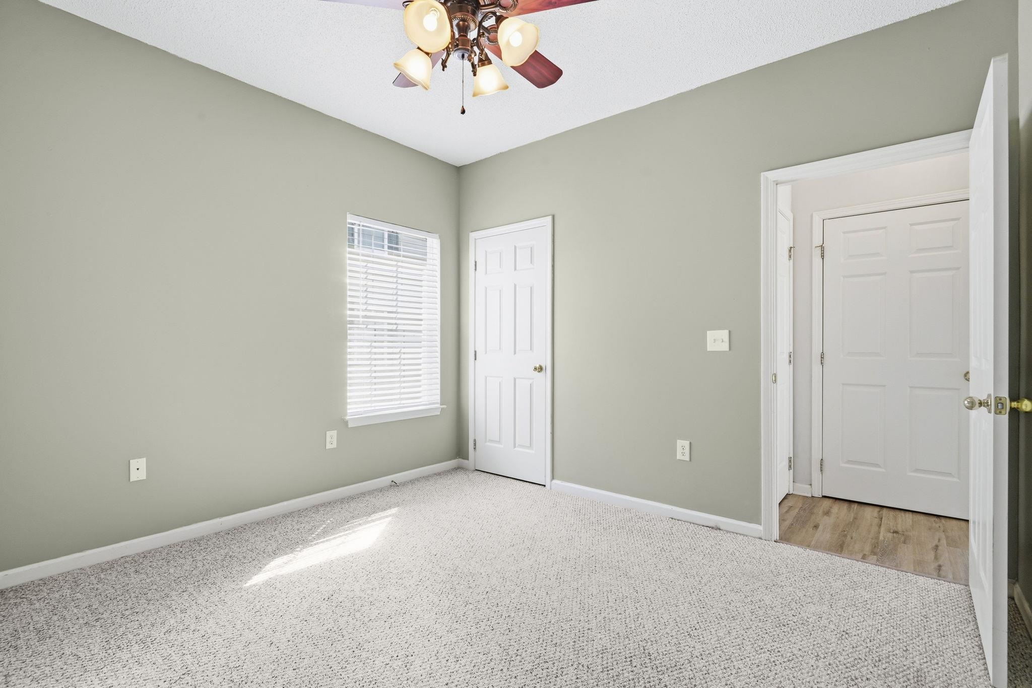 2020 Cross Gate Blvd Property Photo 30