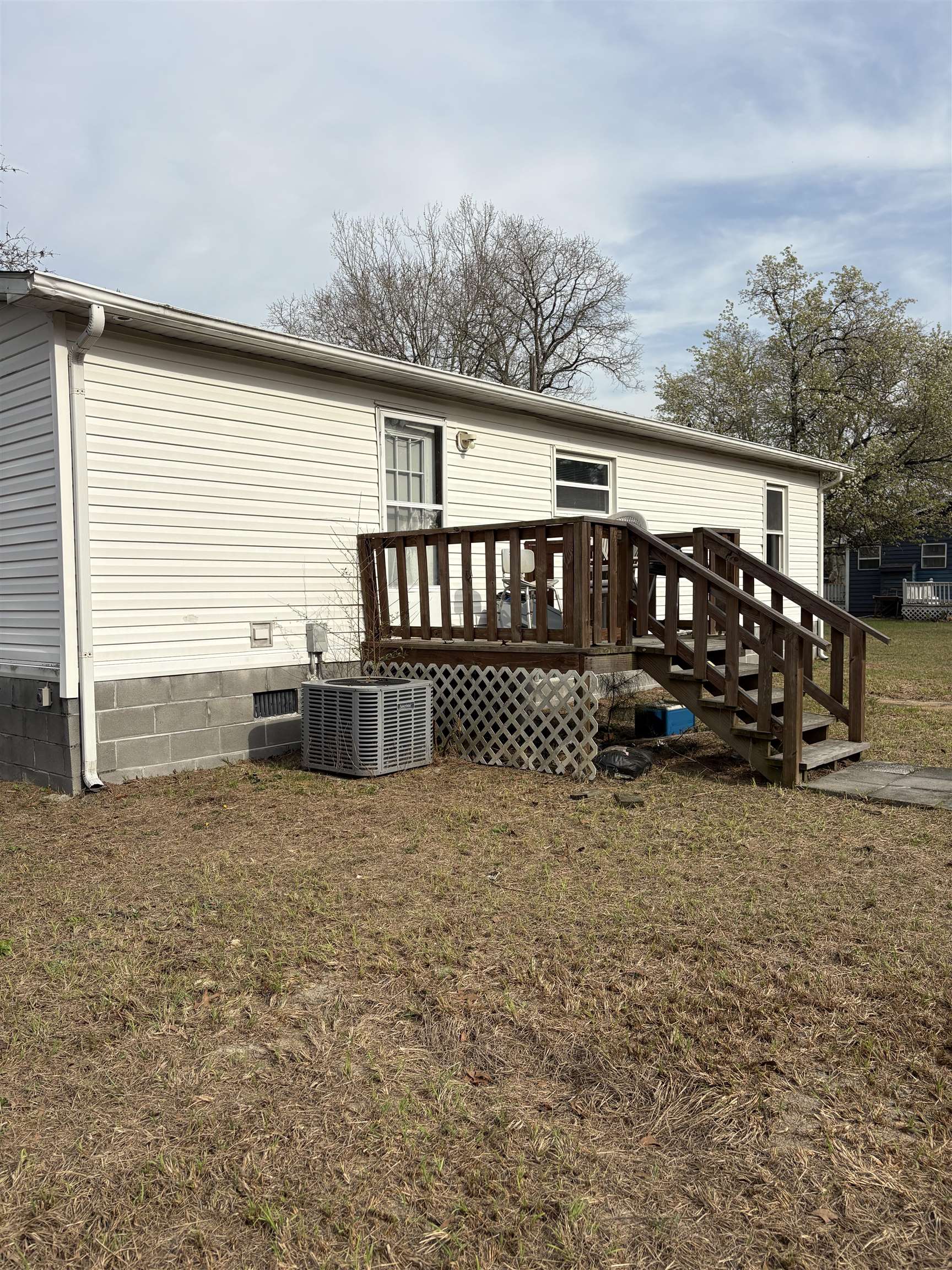 2070 Martin St. Property Photo 5