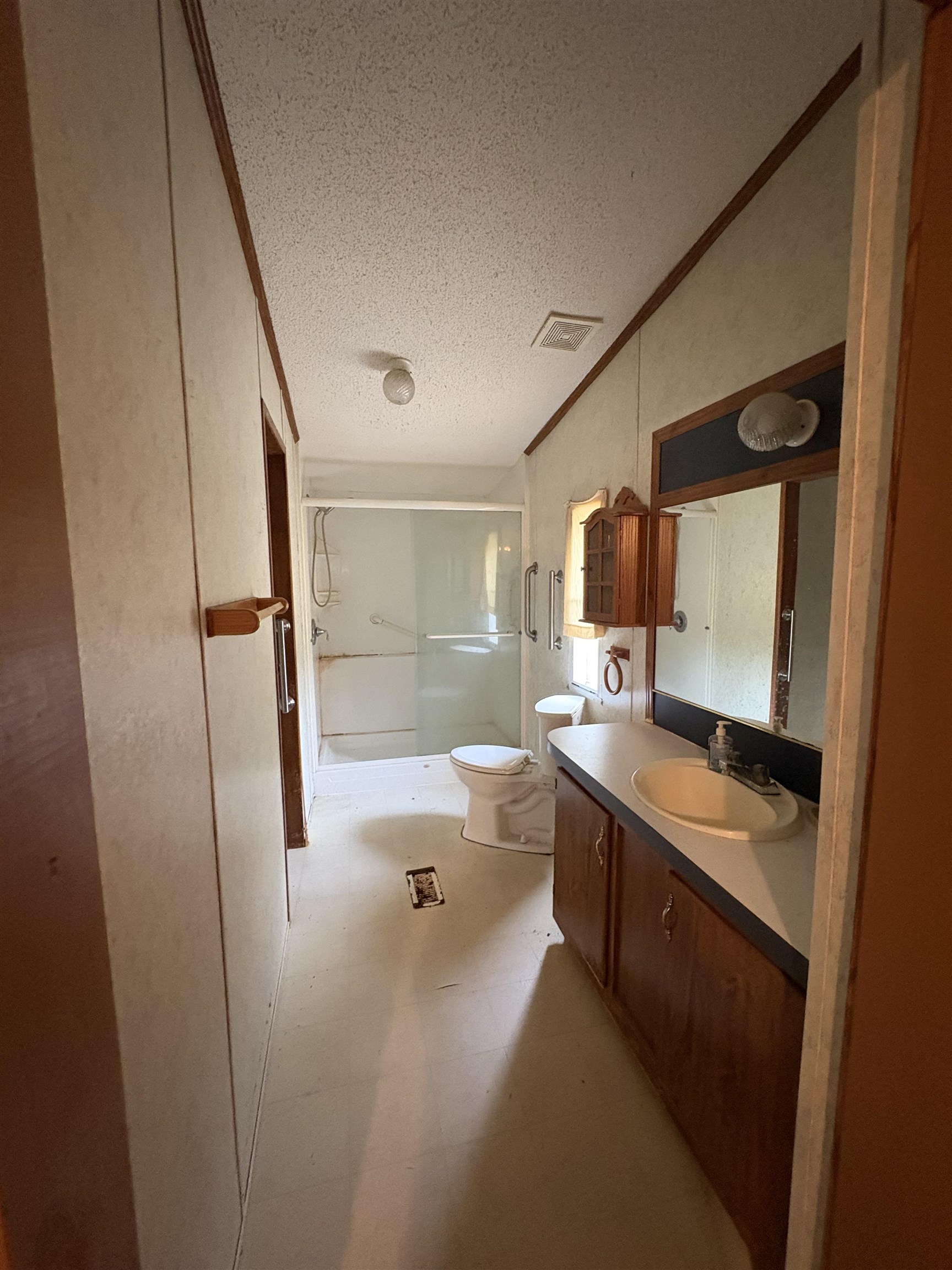 2070 Martin St. Property Photo 11
