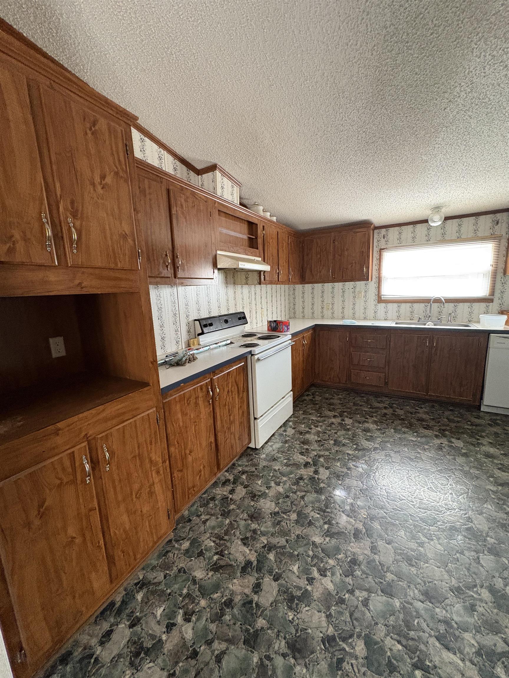 2070 Martin St. Property Photo 13