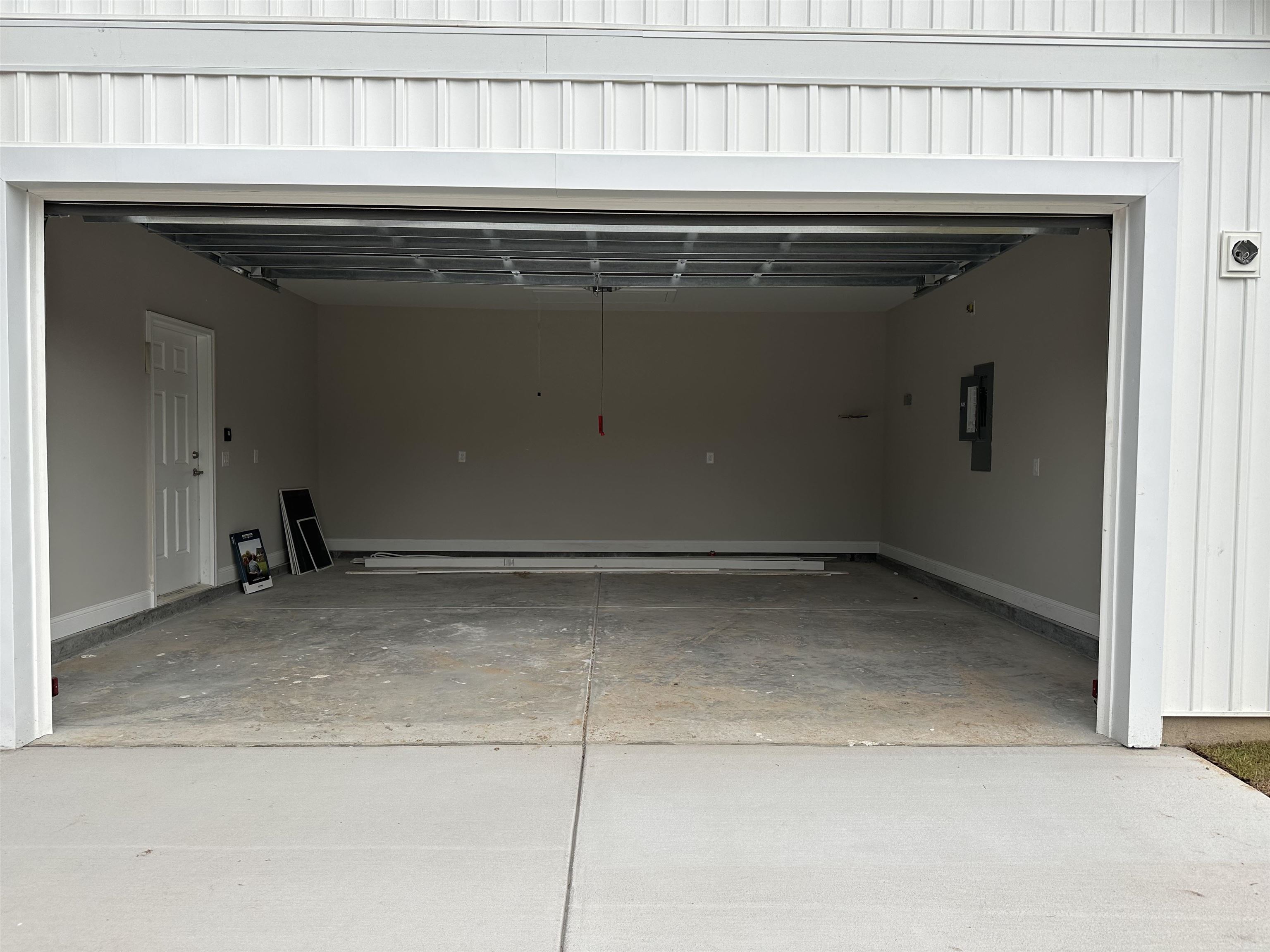 905 Ash St. Property Photo 2