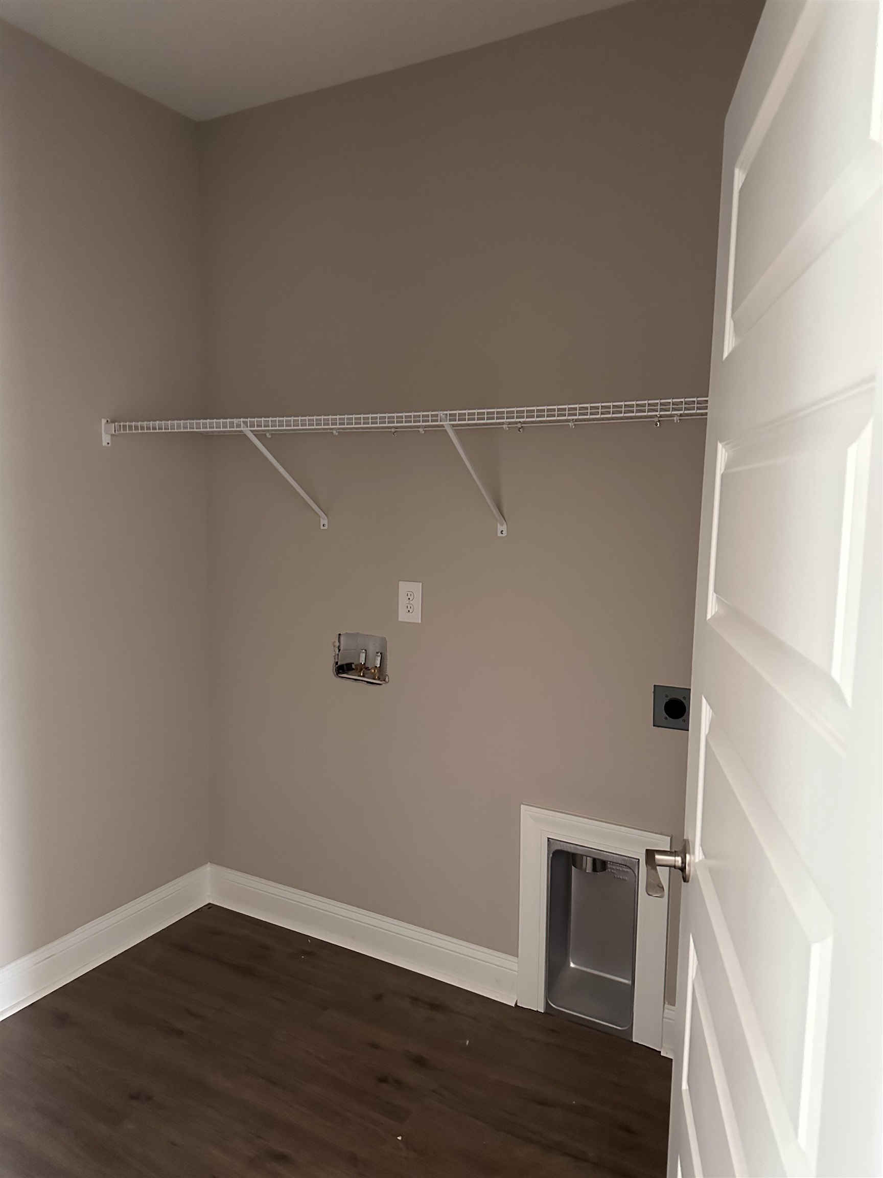 905 Ash St. Property Photo 9