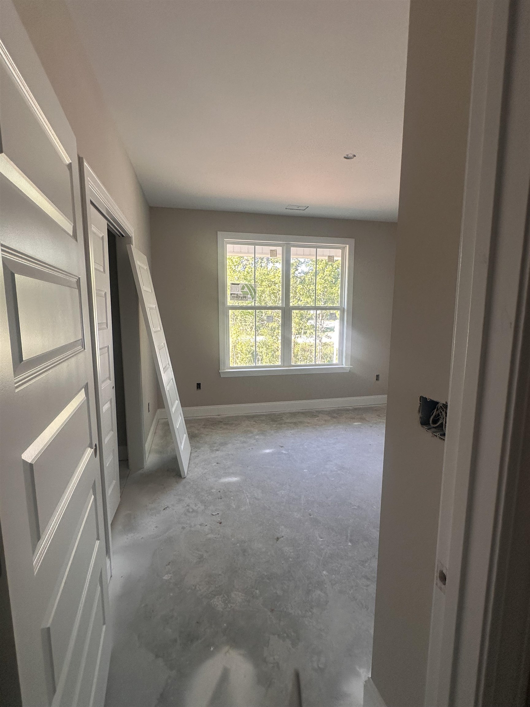 905 Ash St. Property Photo 10