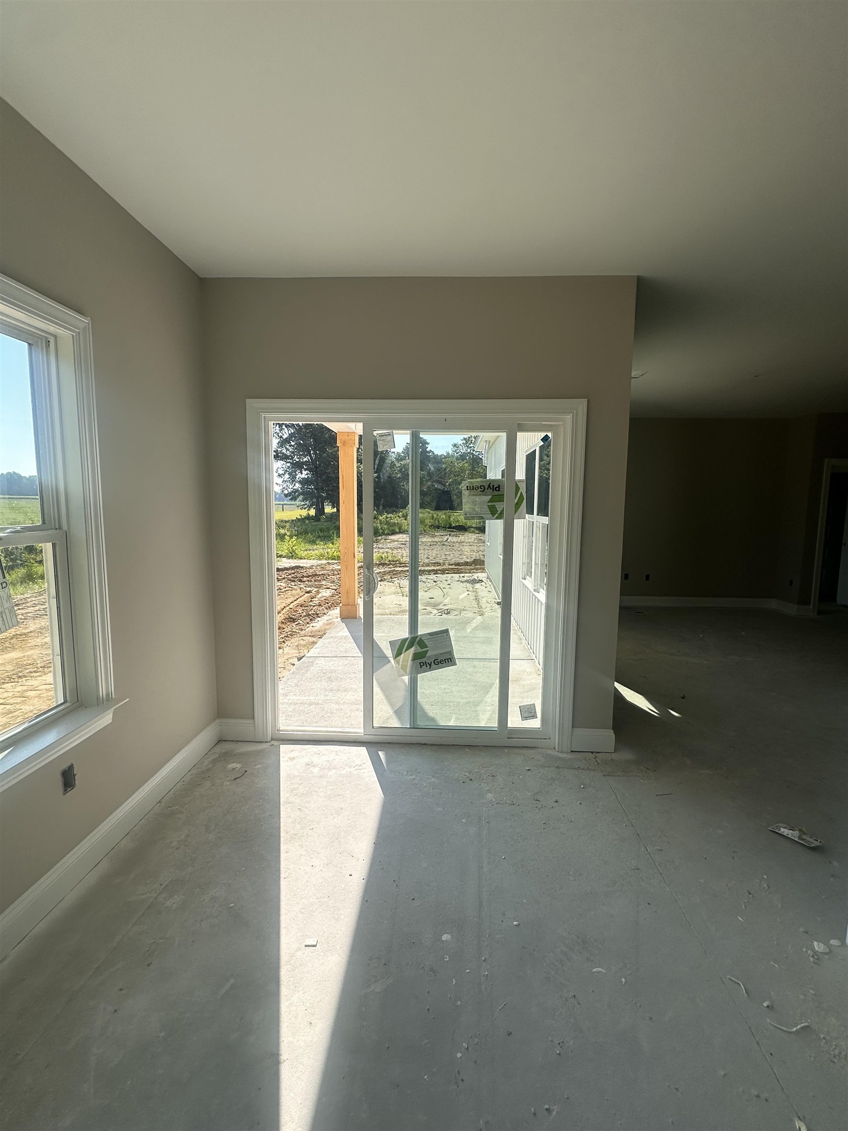 905 Ash St. Property Photo 14