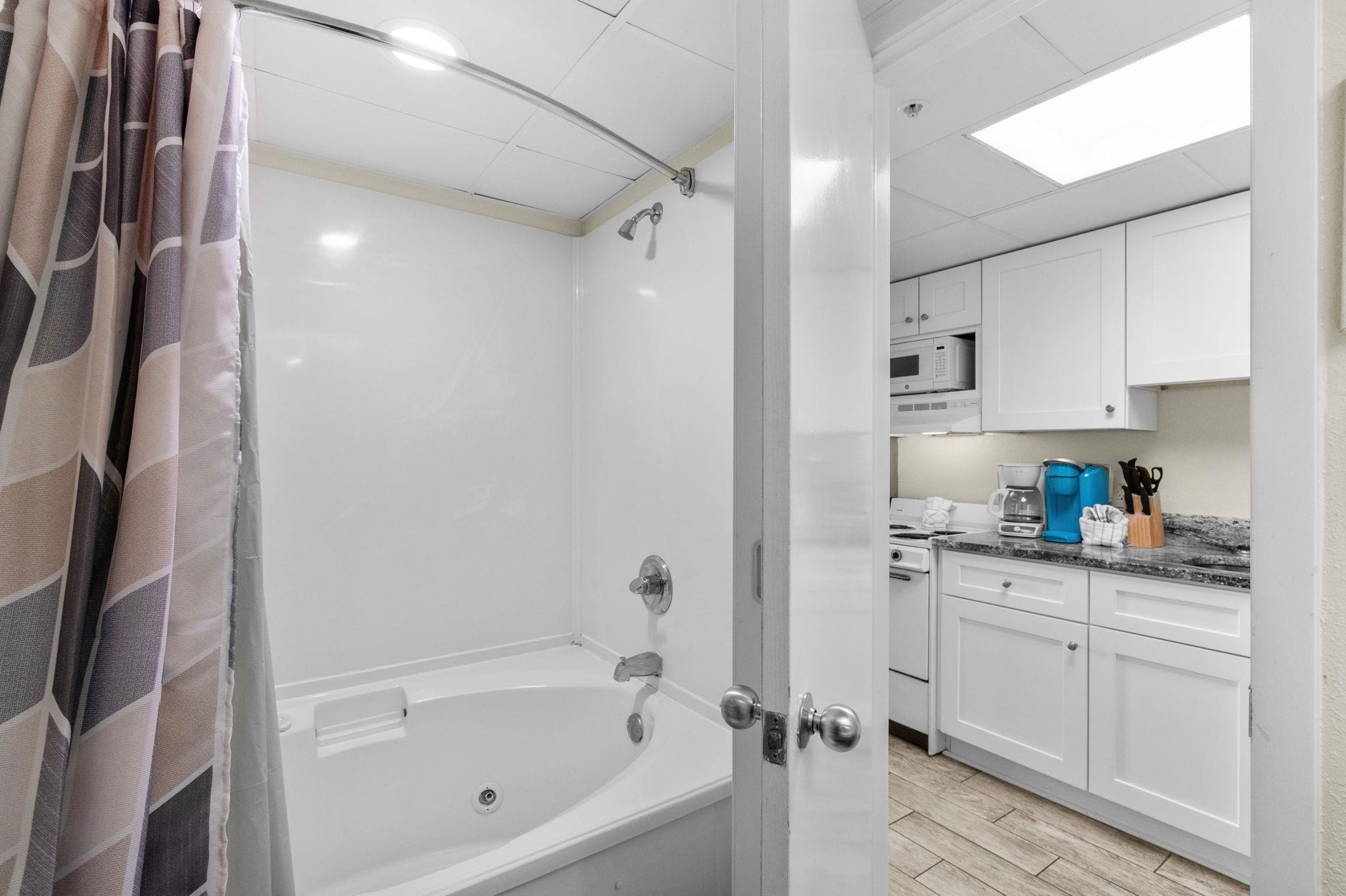 2300 N Ocean Blvd. Property Photo 37
