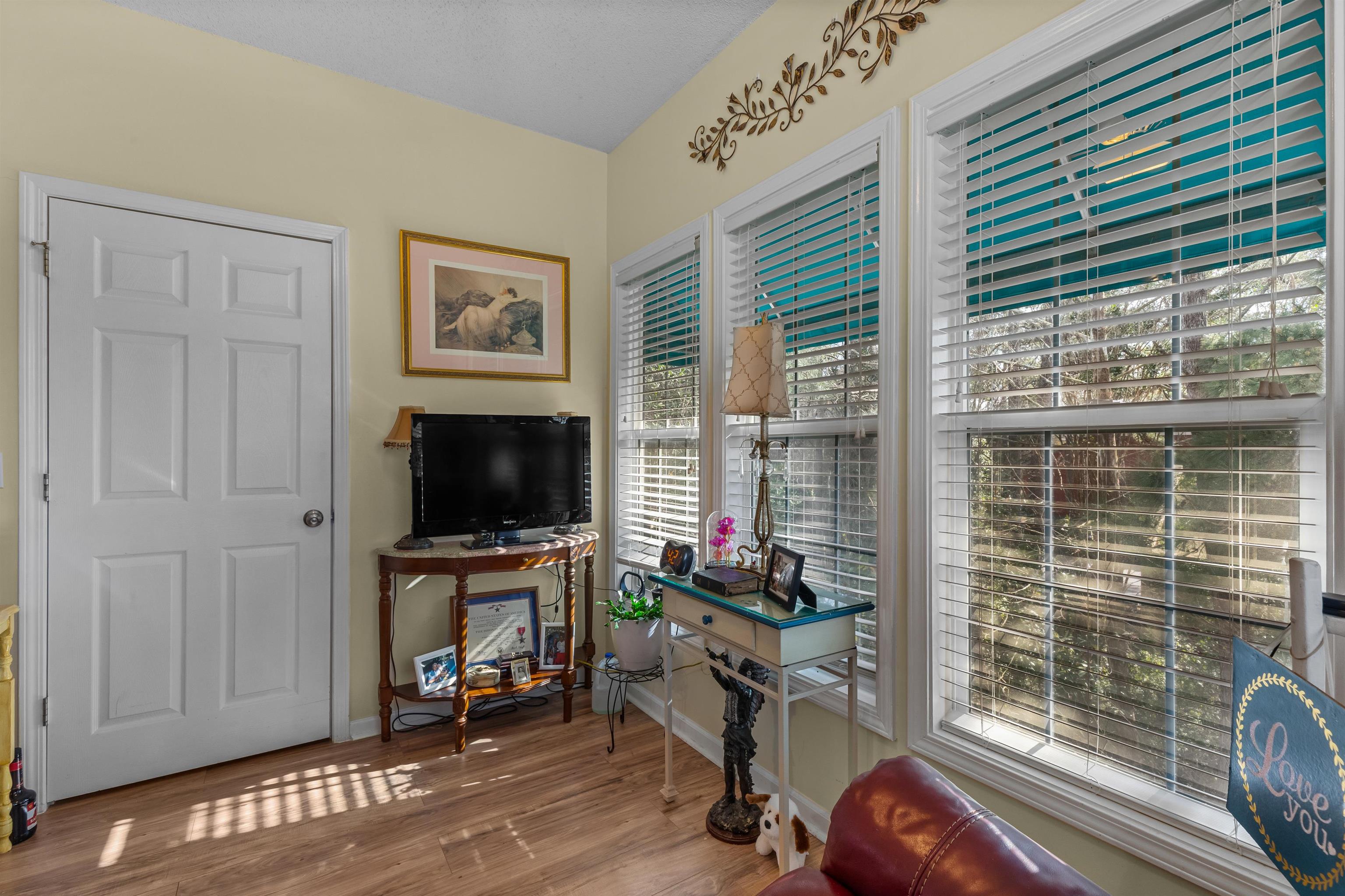 9734 Leyland Dr. Property Photo 16