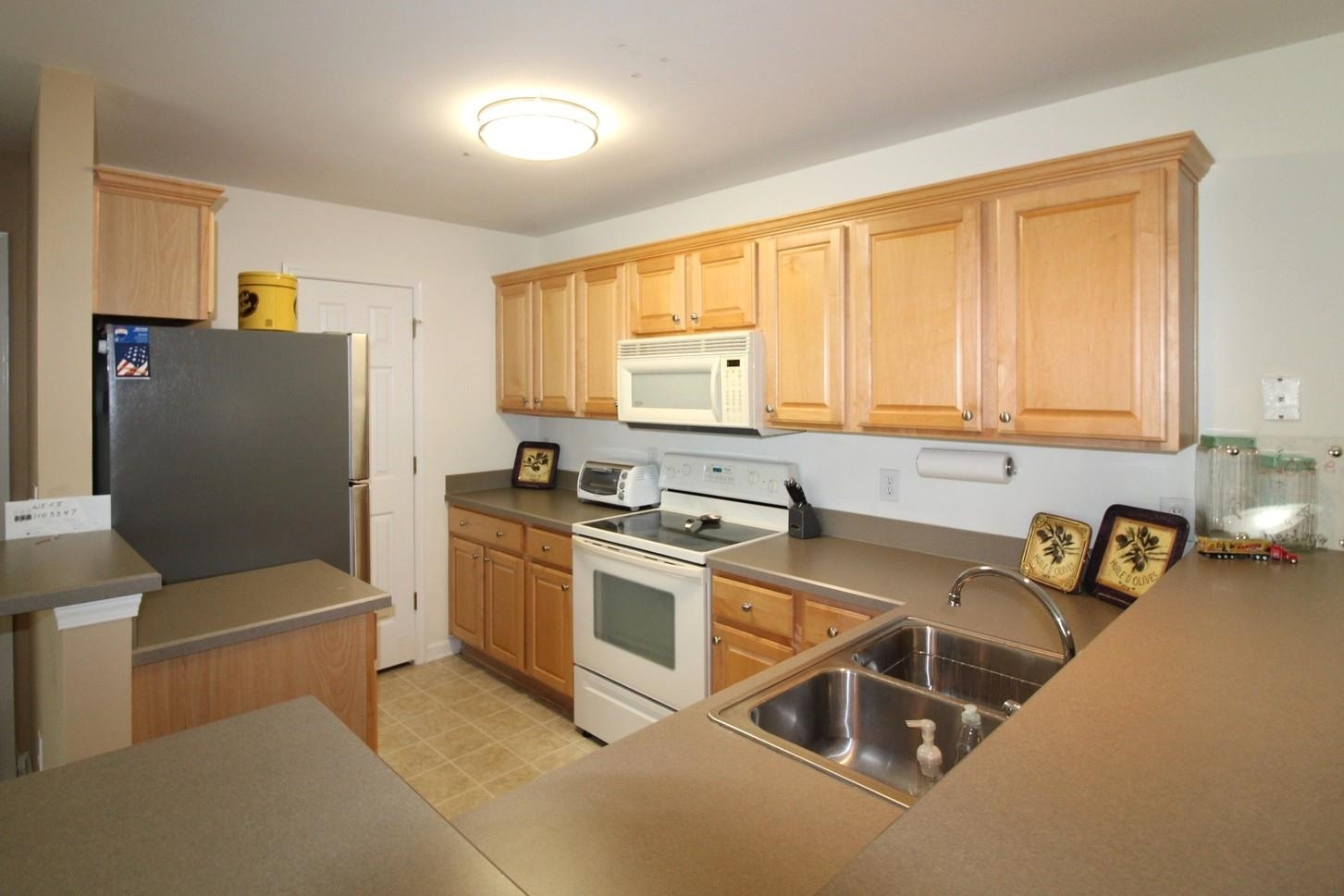 4676 Fringetree Dr. Property Photo 7