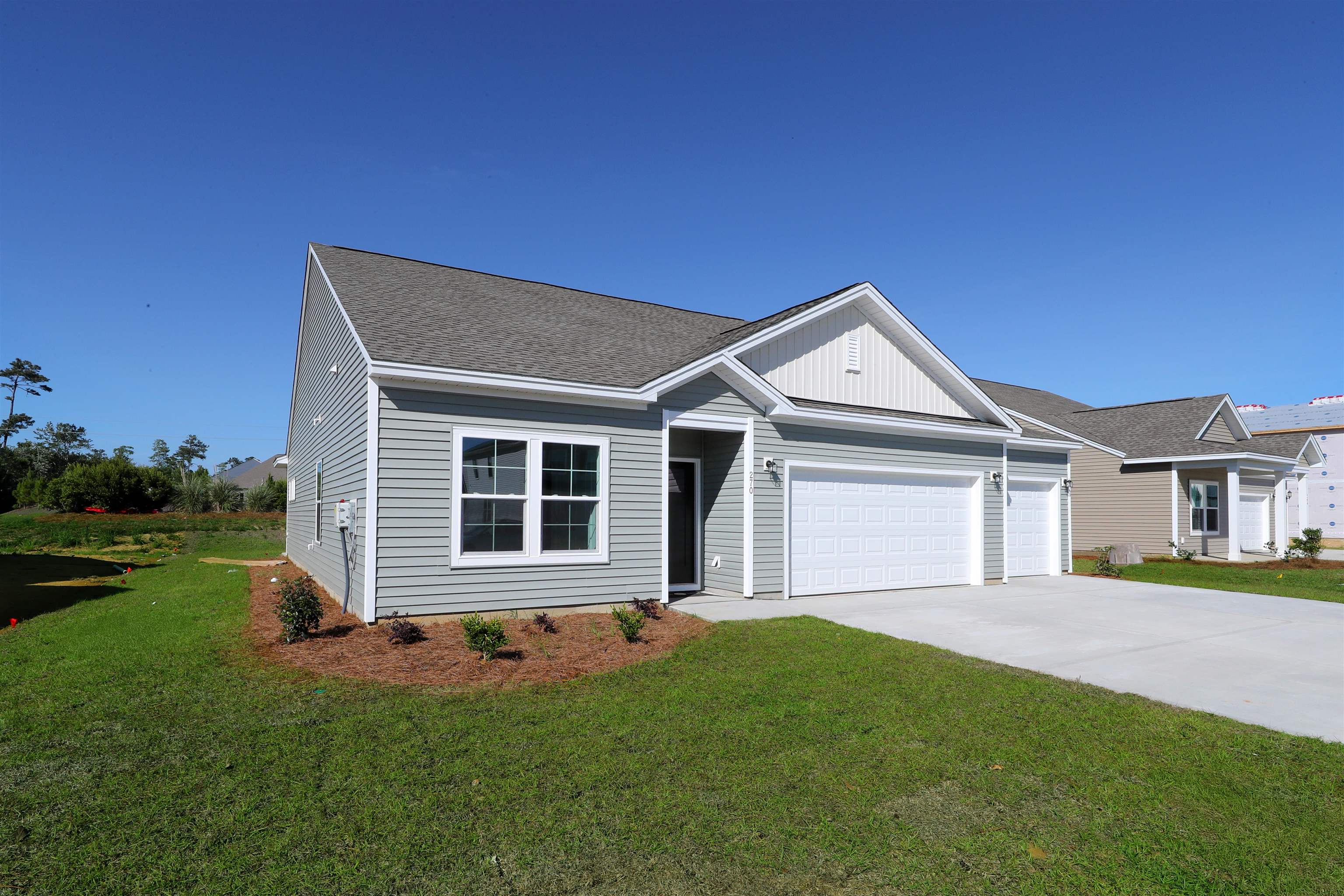 270 Nw Mayflower Dr. Property Photo 2