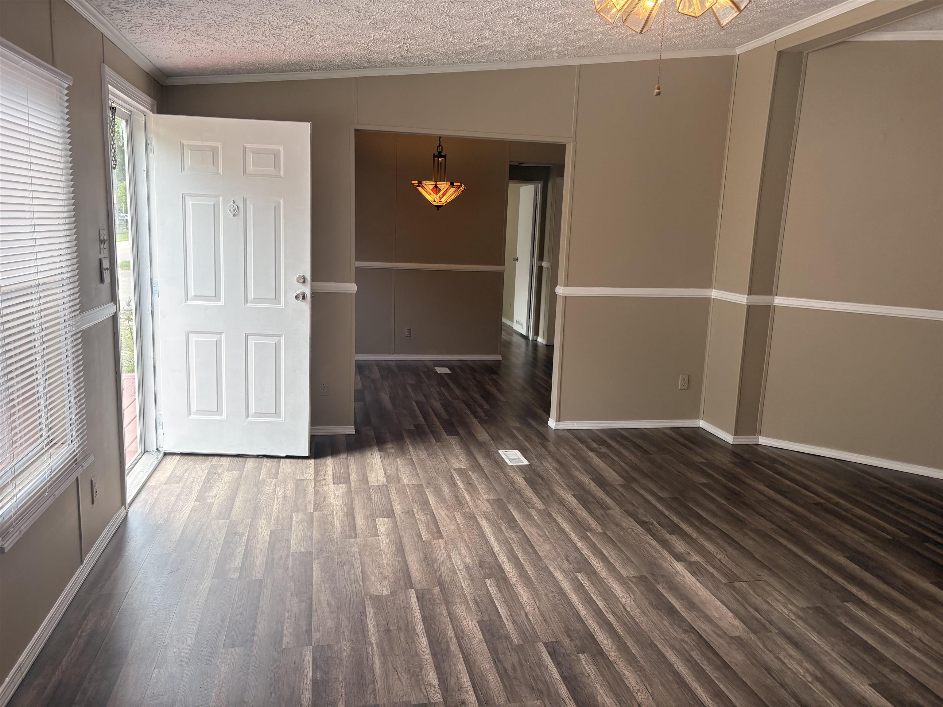 2700 Capricorn Dr. Property Photo 5