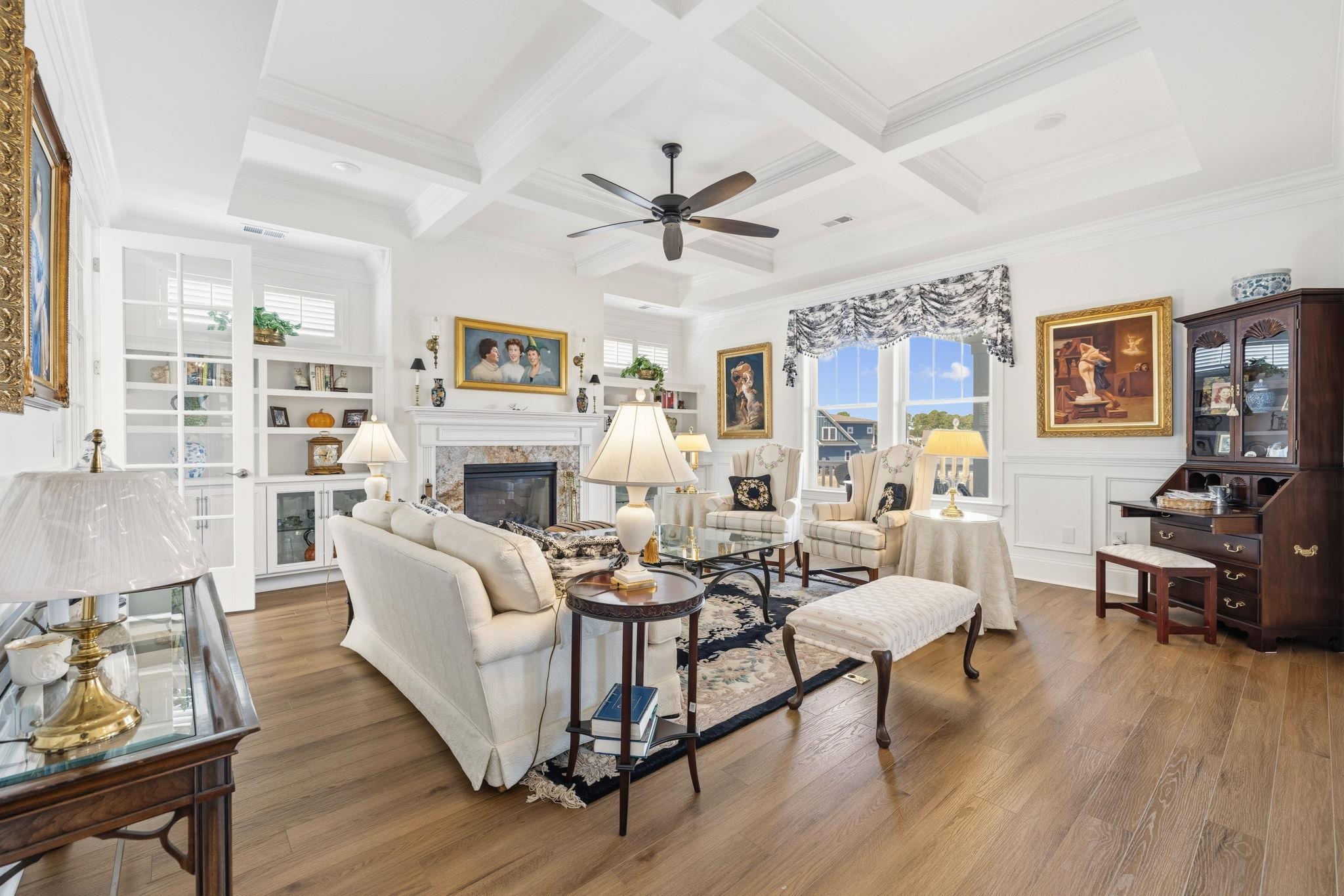 2001 Summer Rose Ln. Property Photo 8