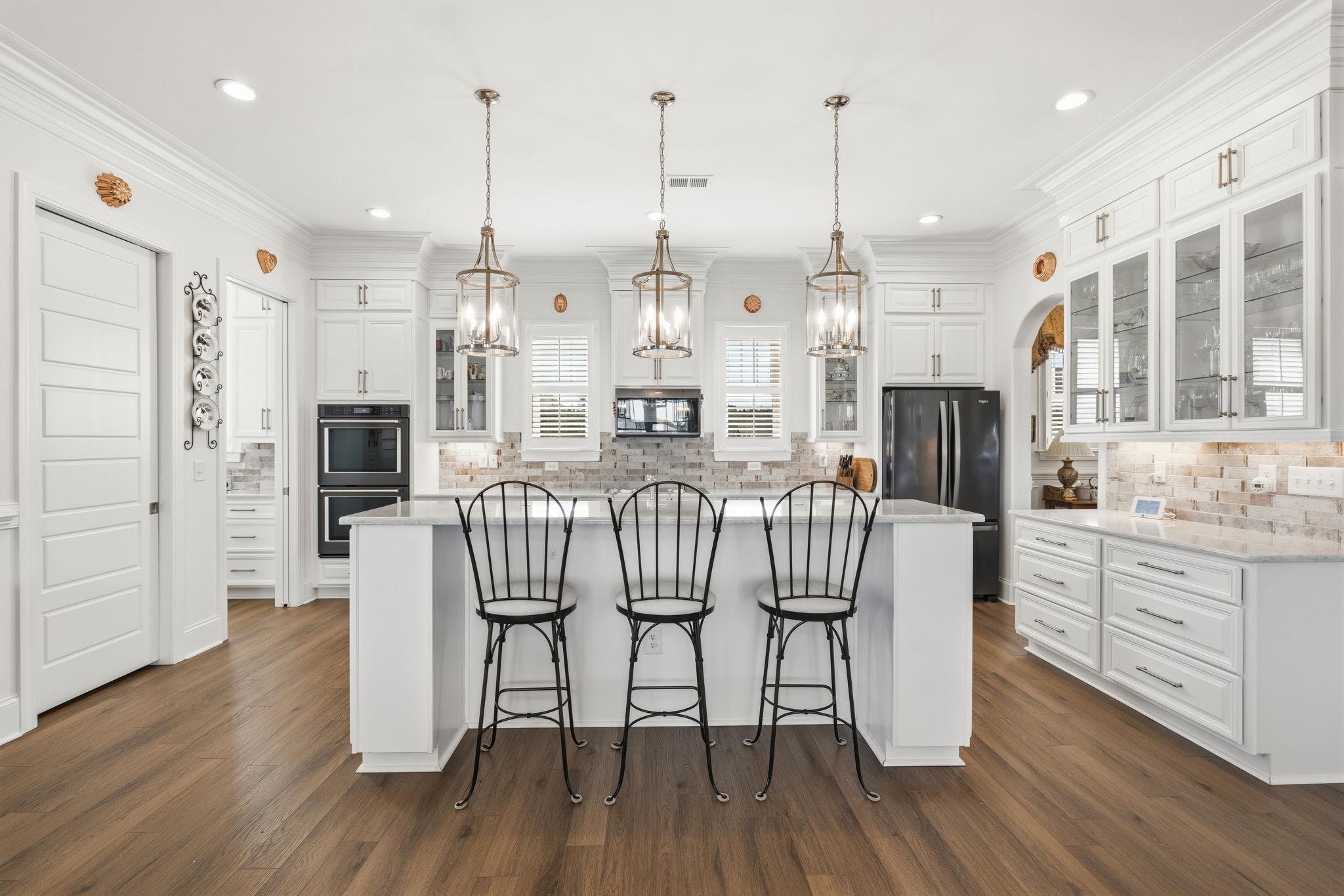 2001 Summer Rose Ln. Property Photo 14