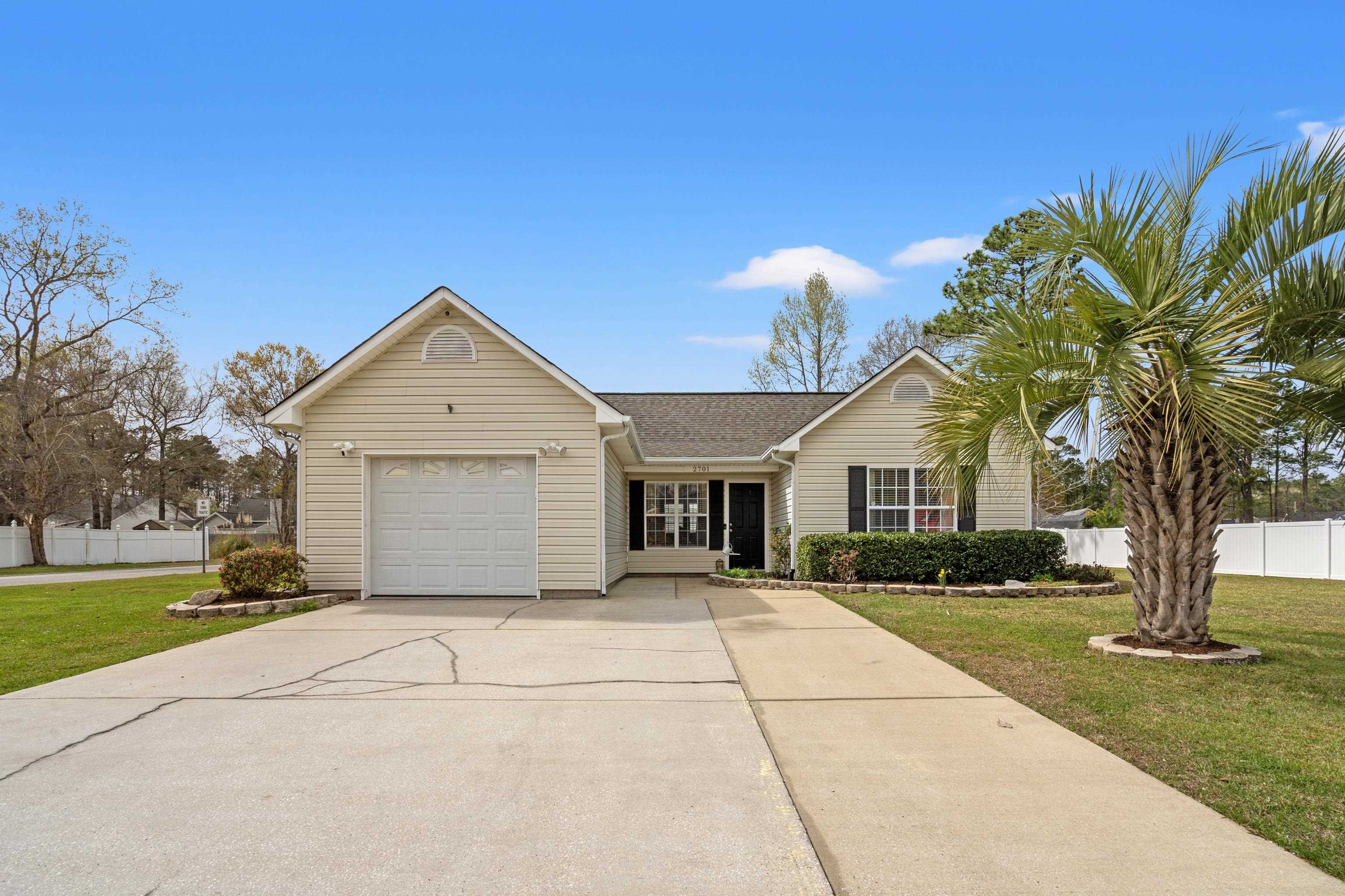 2701 Ivy Glen Dr. Property Photo 2