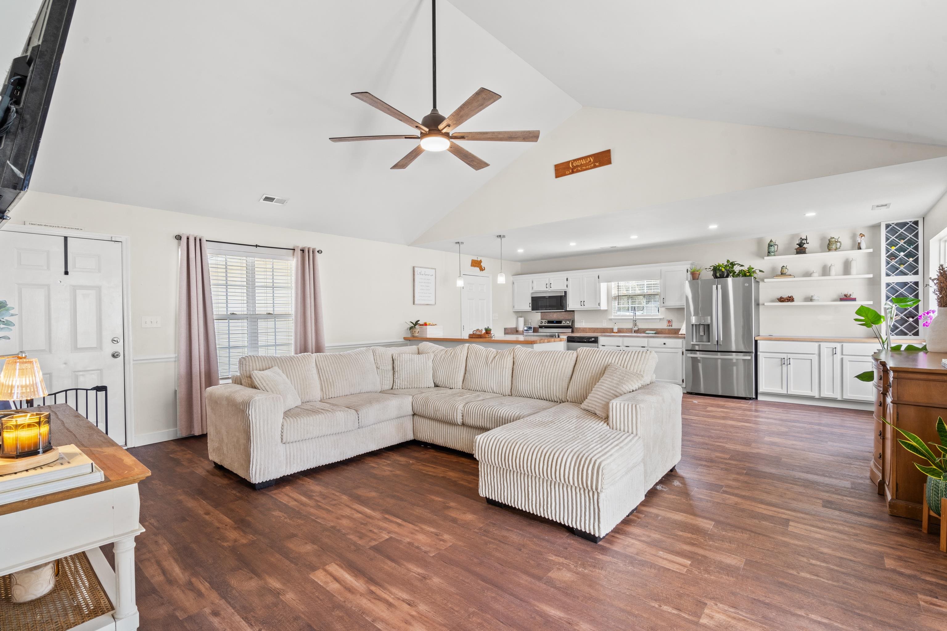 2701 Ivy Glen Dr. Property Photo 4